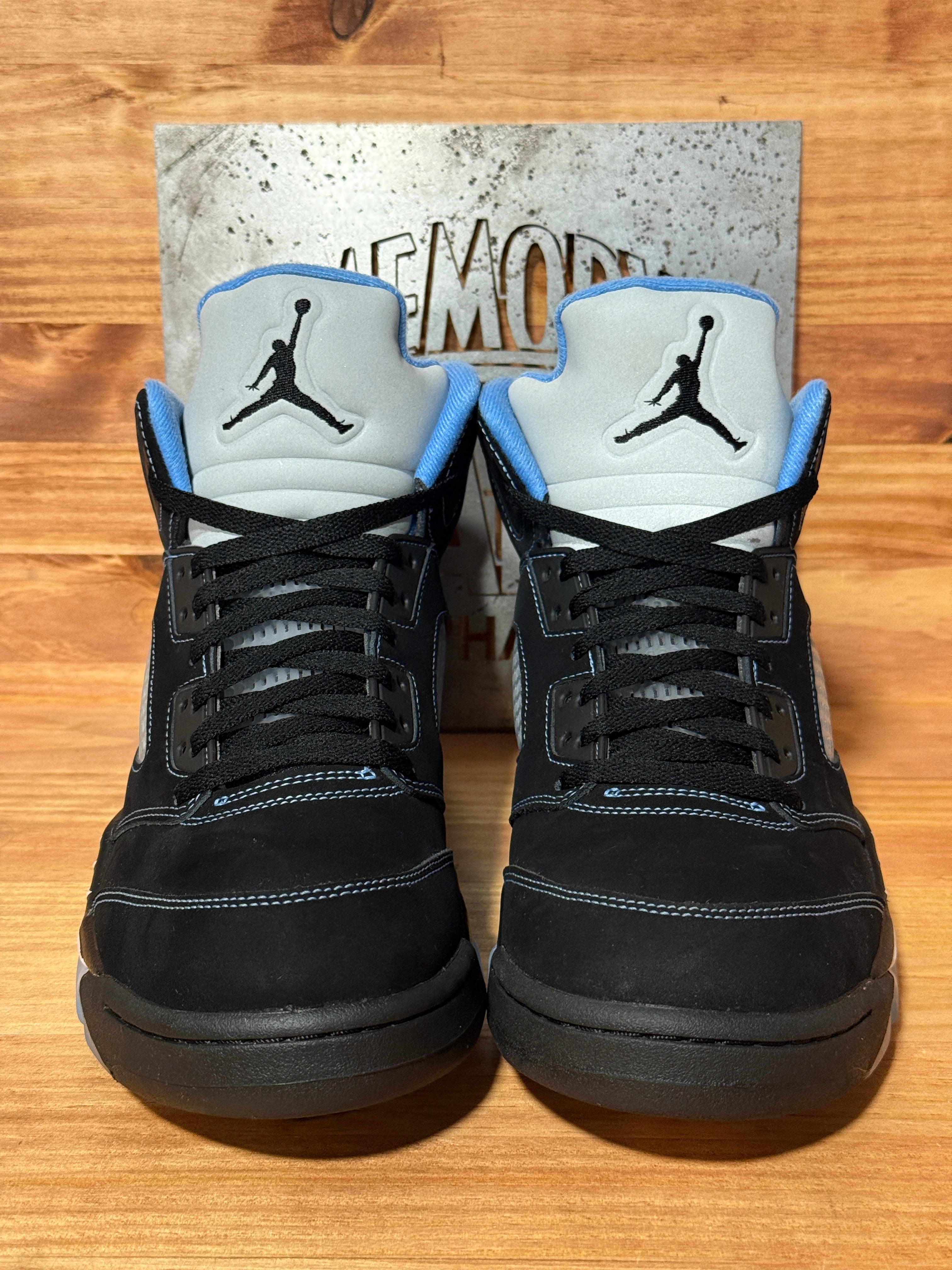 Jordan 5 Retro Black University Blue (2026)