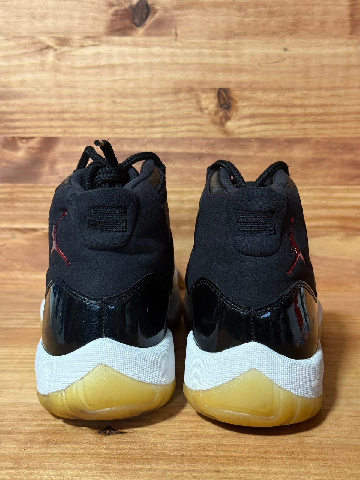 Jordan 11 Retro 72-10 - Size 11.5