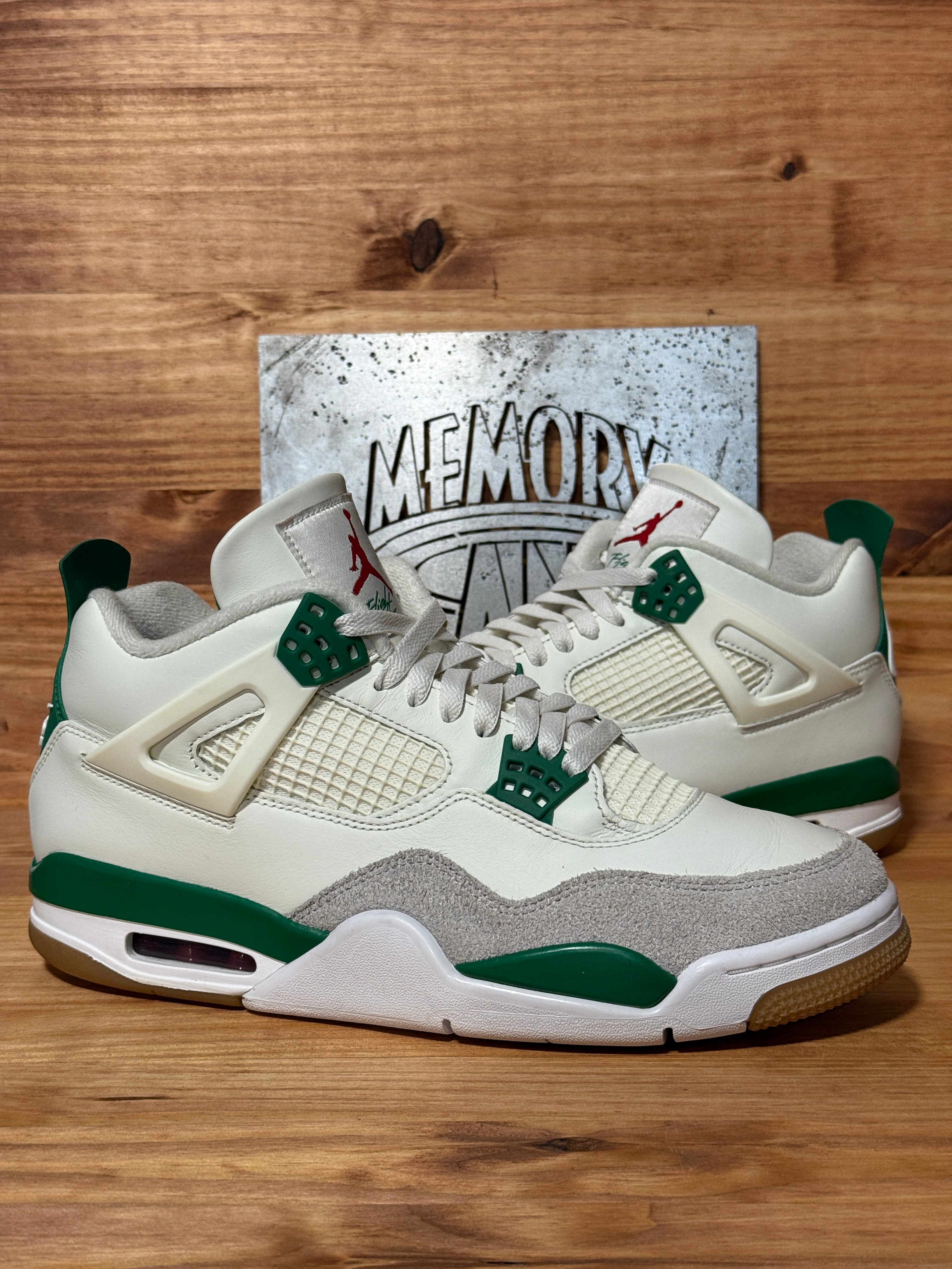 Jordan 4 Retro SB Pine Green