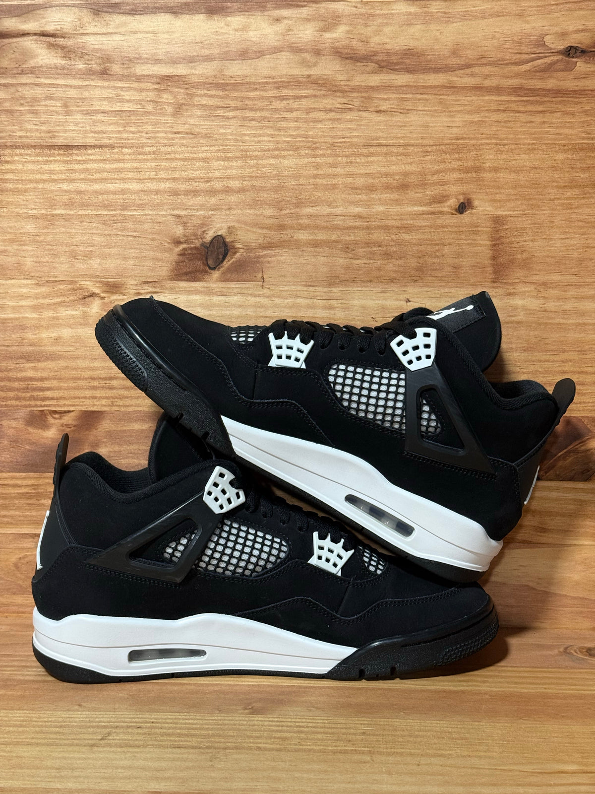 Jordan 4 Retro White Thunder