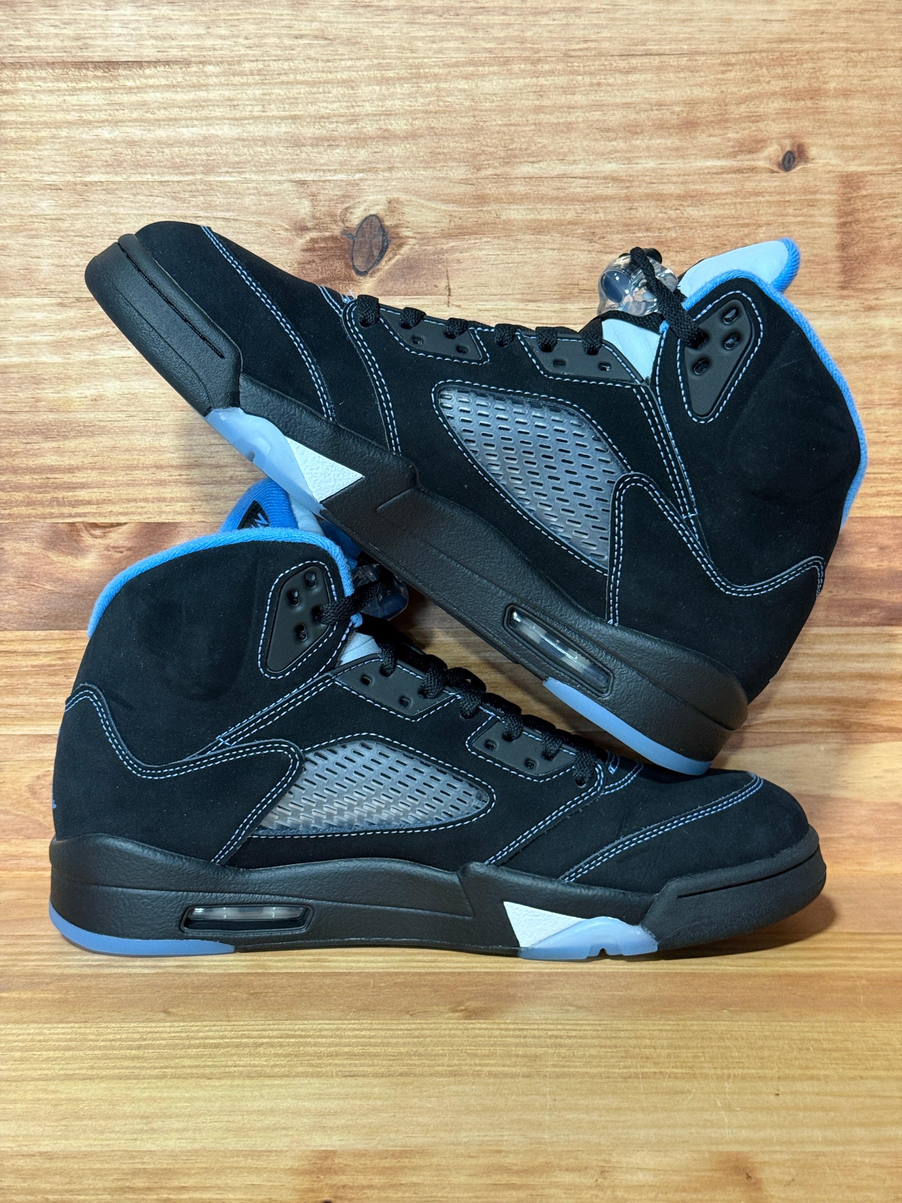 Jordan 5 Retro Black University Blue (2026)