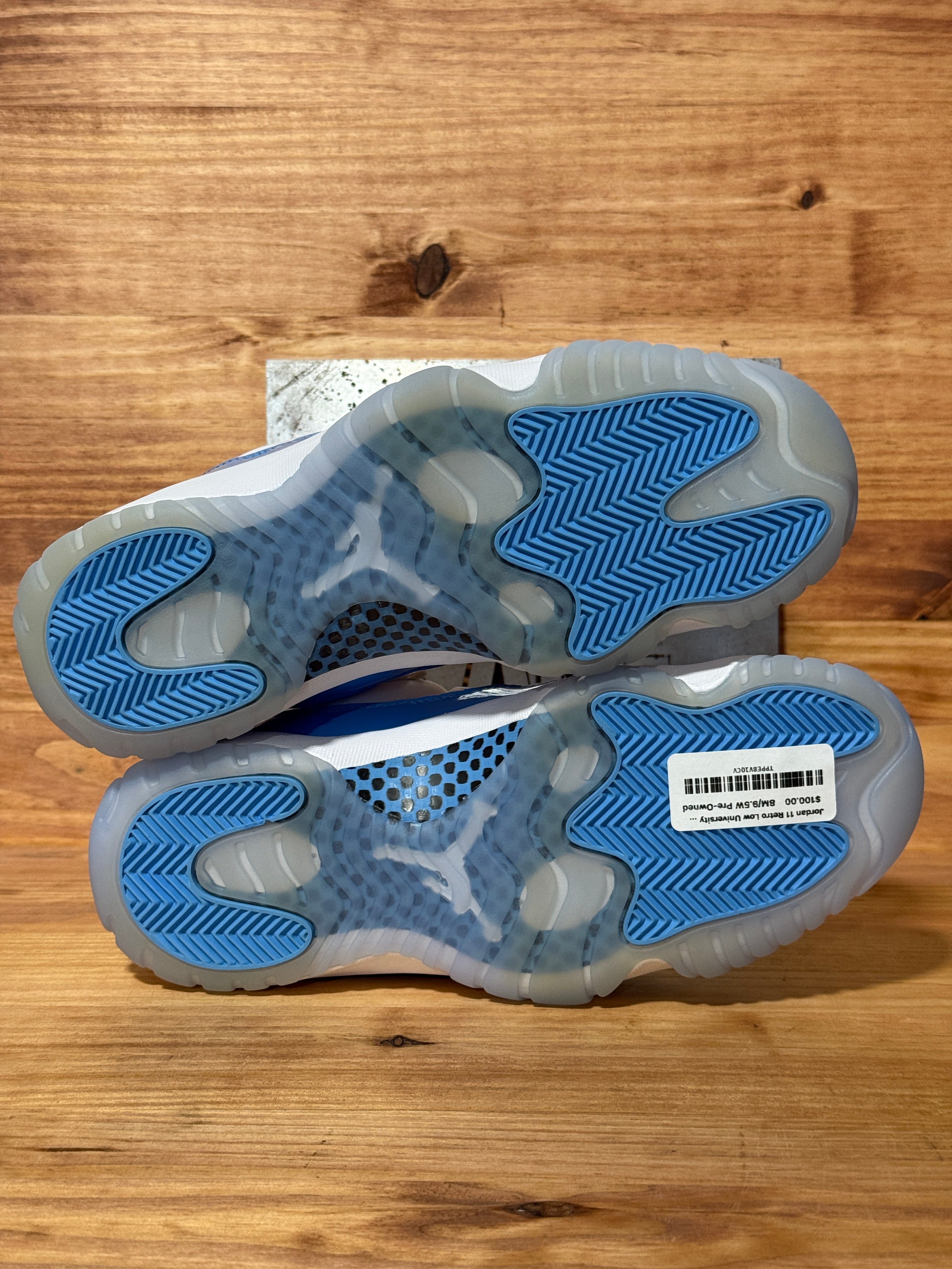 Jordan 11 Retro Low University Blue (2026)