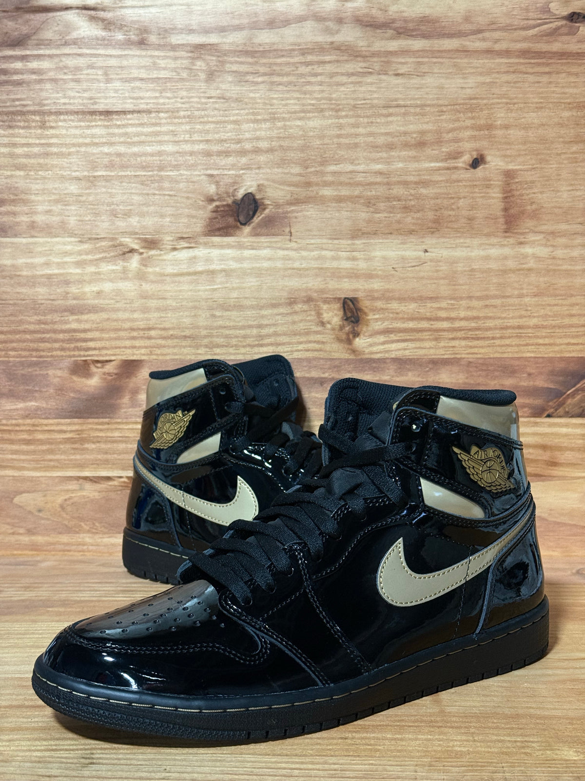 Jordan 1 Retro High Black Metallic Gold (2020)