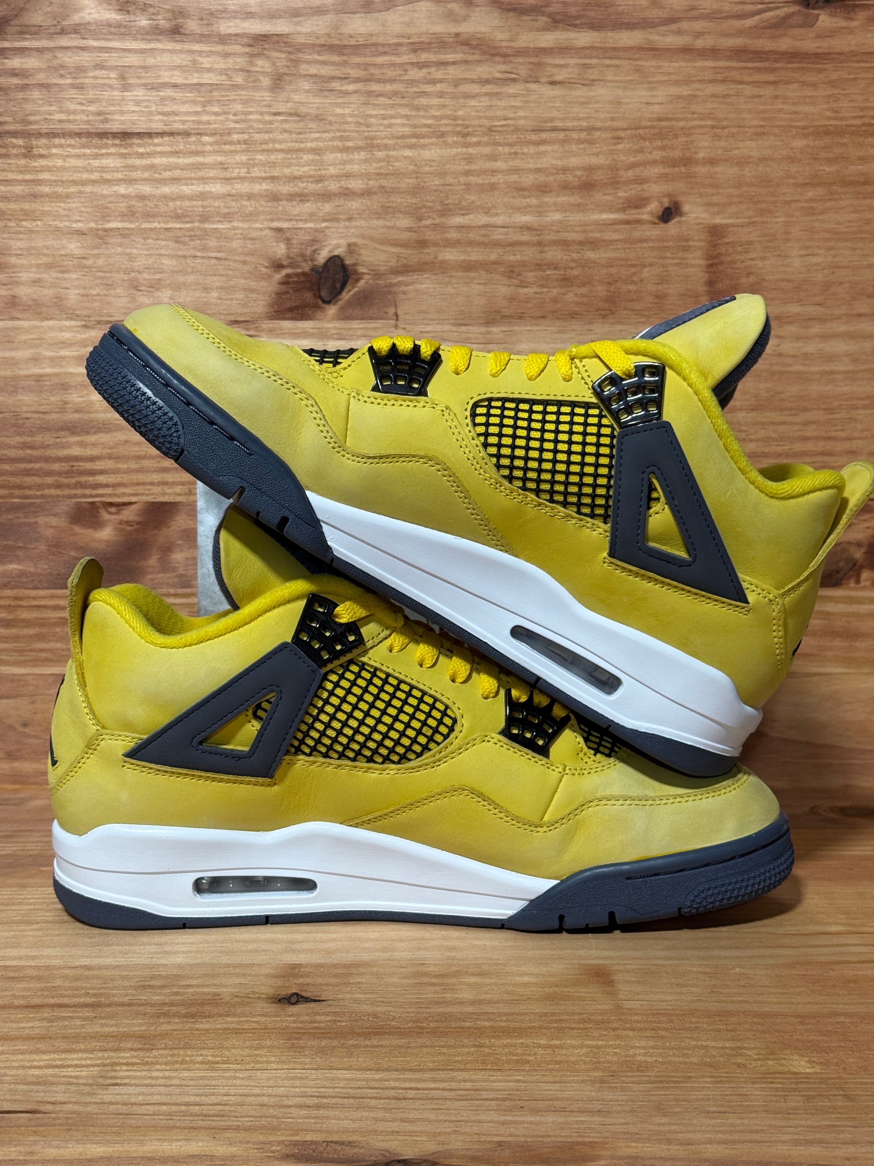 Jordan 4 Retro Lightning (2021)