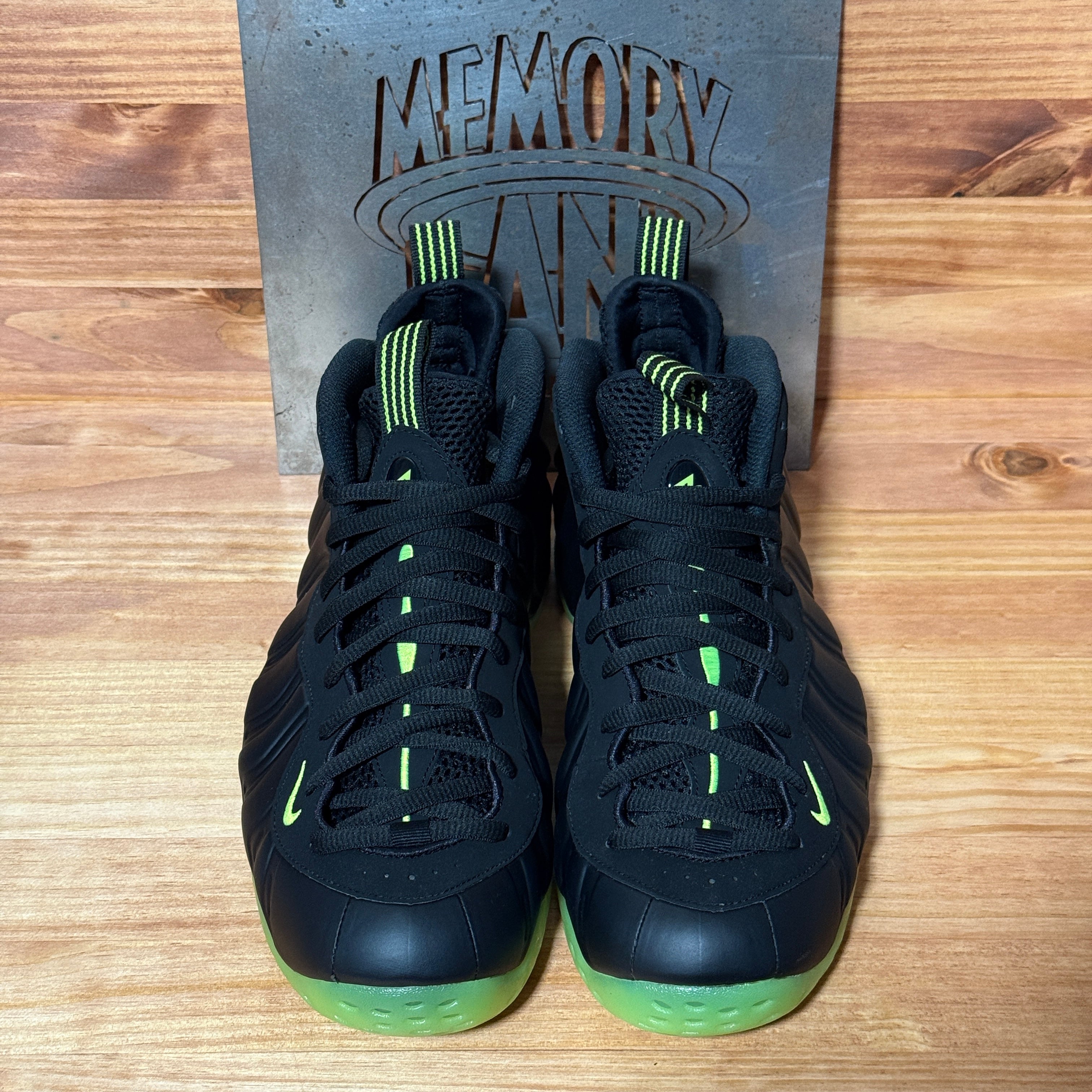 Nike Air Foamposite One Black Volt