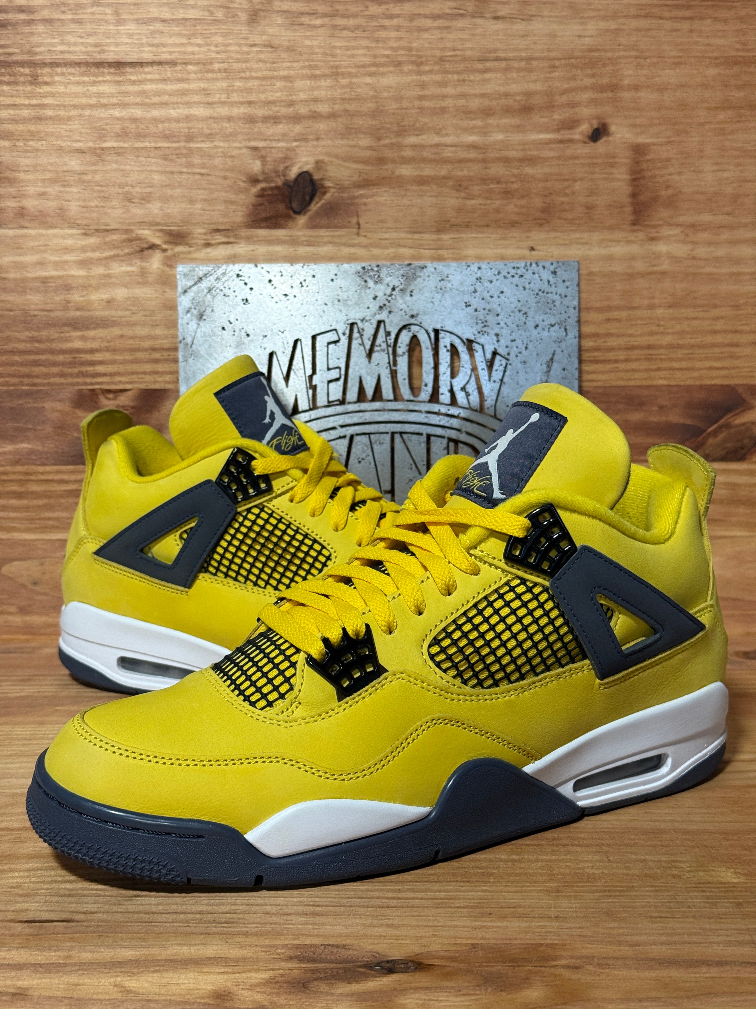 Jordan 4 Retro Lightning (2021)
