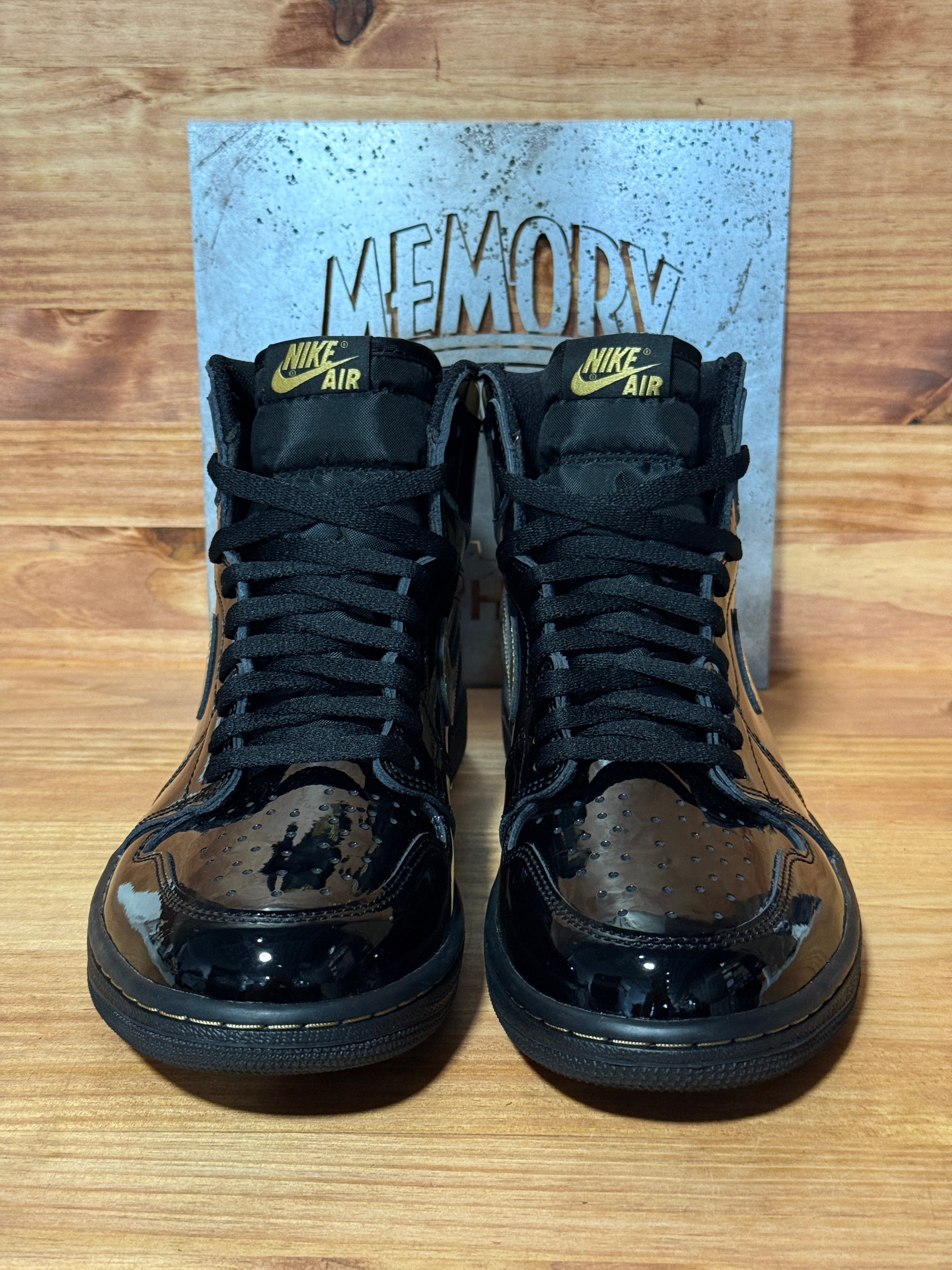 Jordan 1 Retro High Black Metallic Gold (2020)