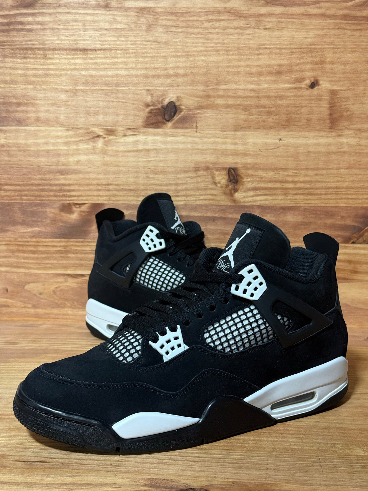 Jordan 4 Retro White Thunder