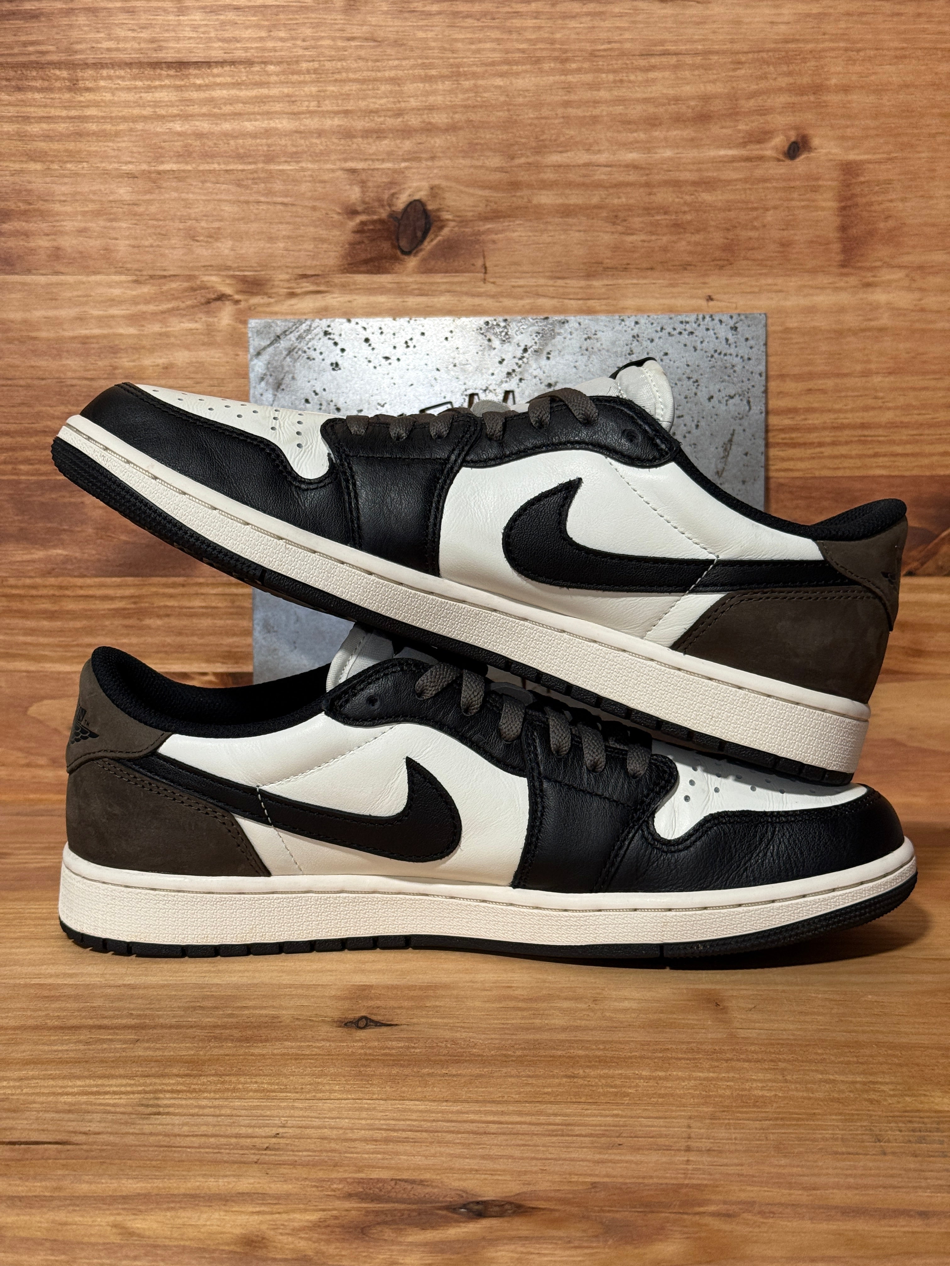 Jordan 1 Retro Low OG Mocha