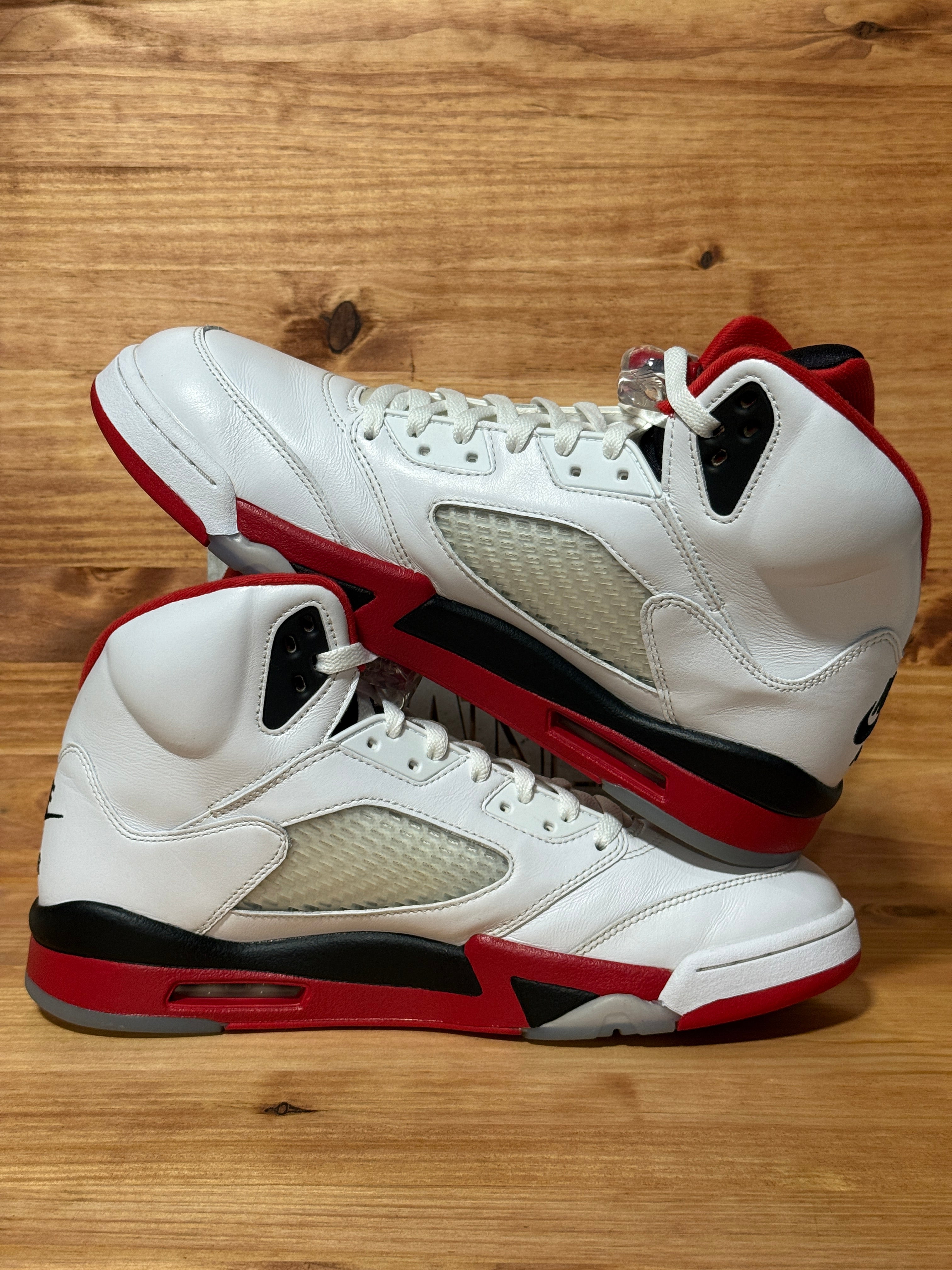 Jordan 5 Retro Fire Red Black Tongue (2025)