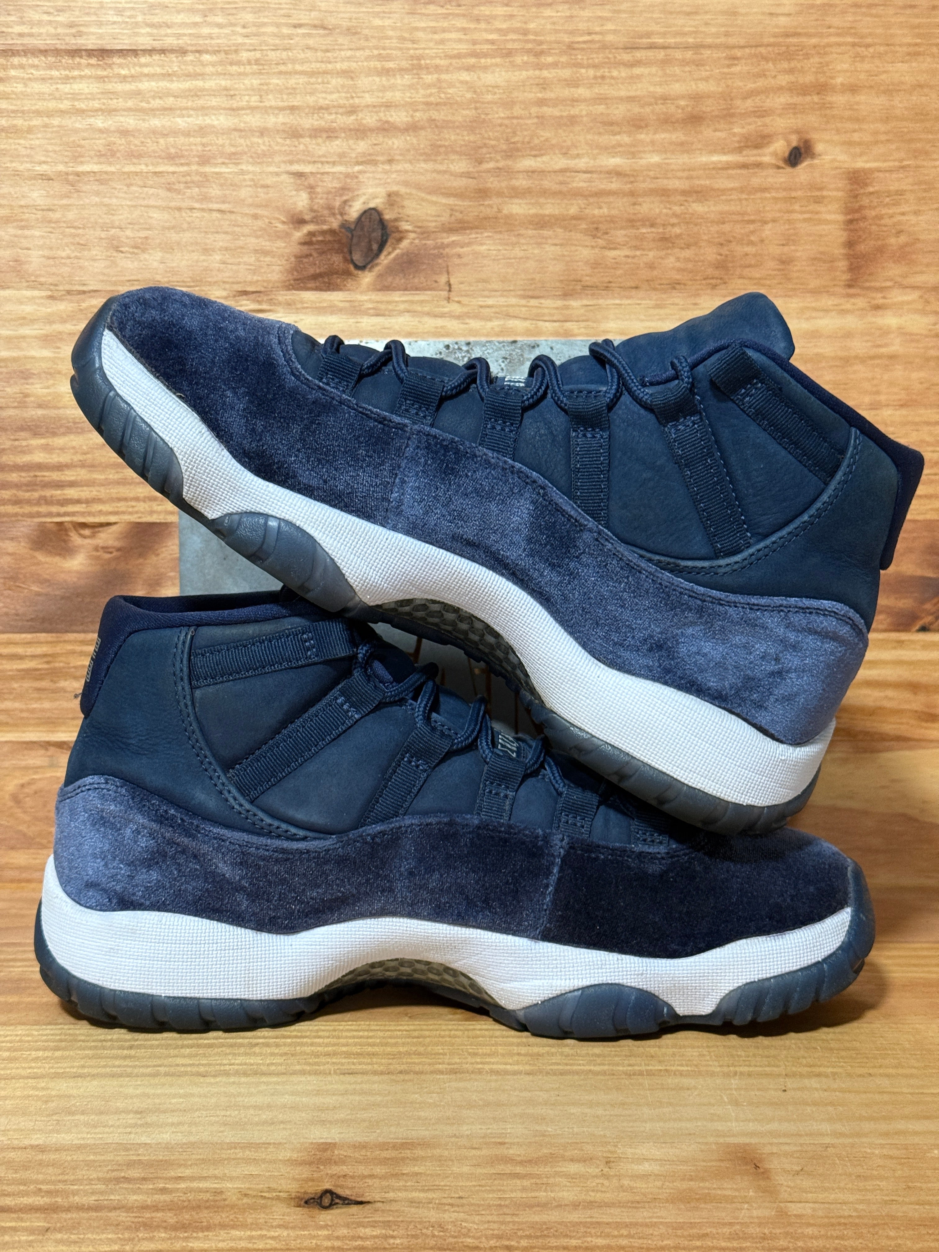 Jordan 11 Retro Midnight Navy (Women's)