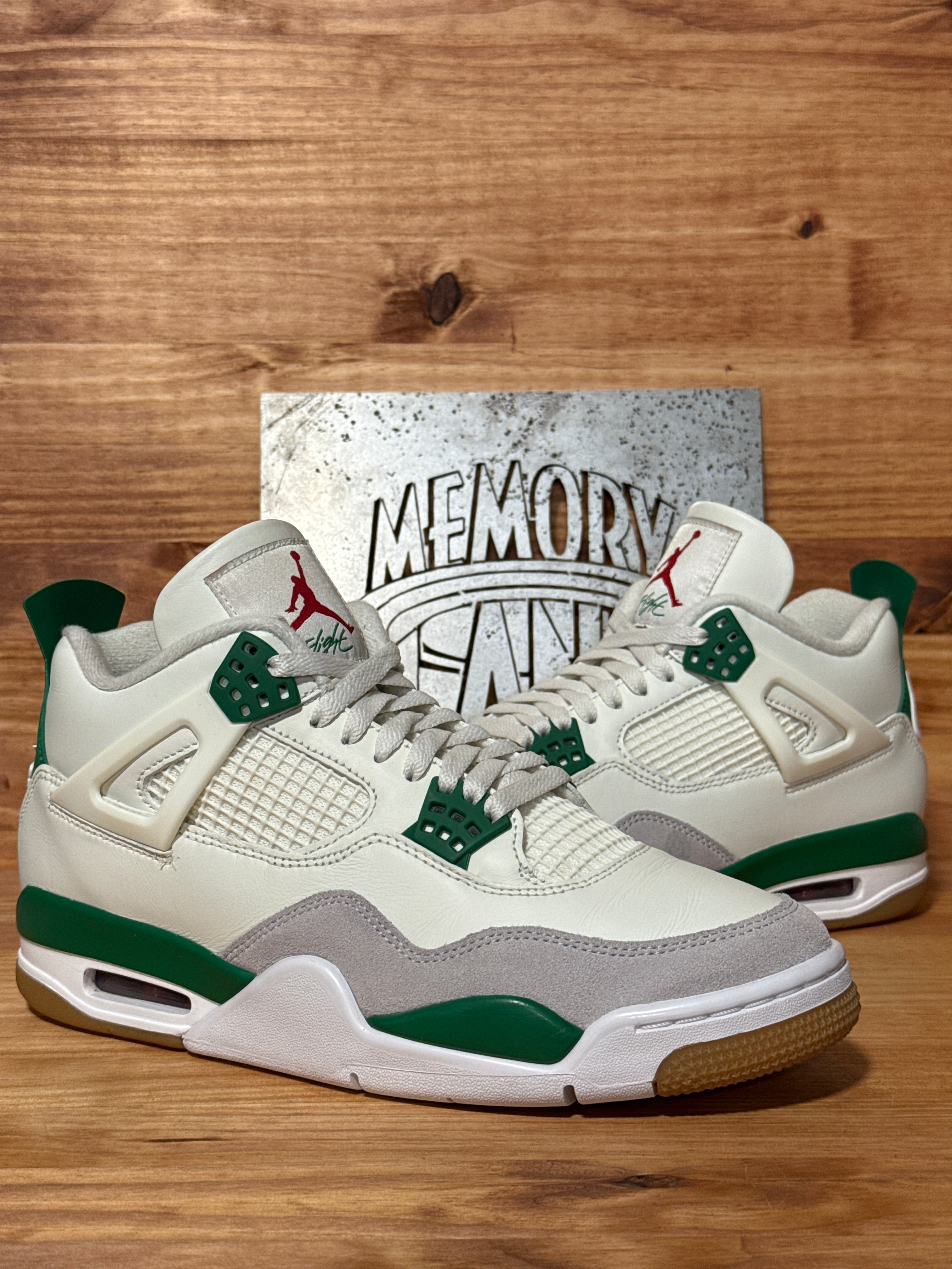 Jordan 4 Retro SB Pine Green