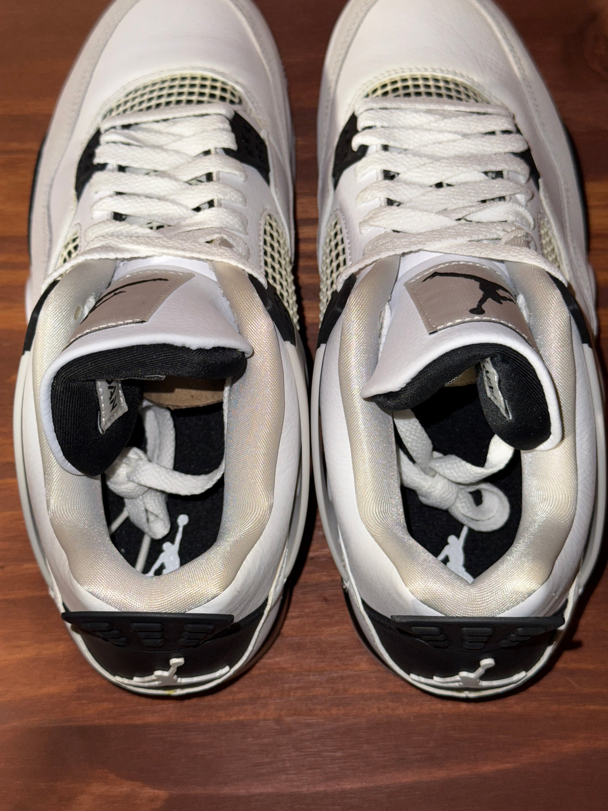 Jordan 4 Retro Military Black (Slight Yellowing)