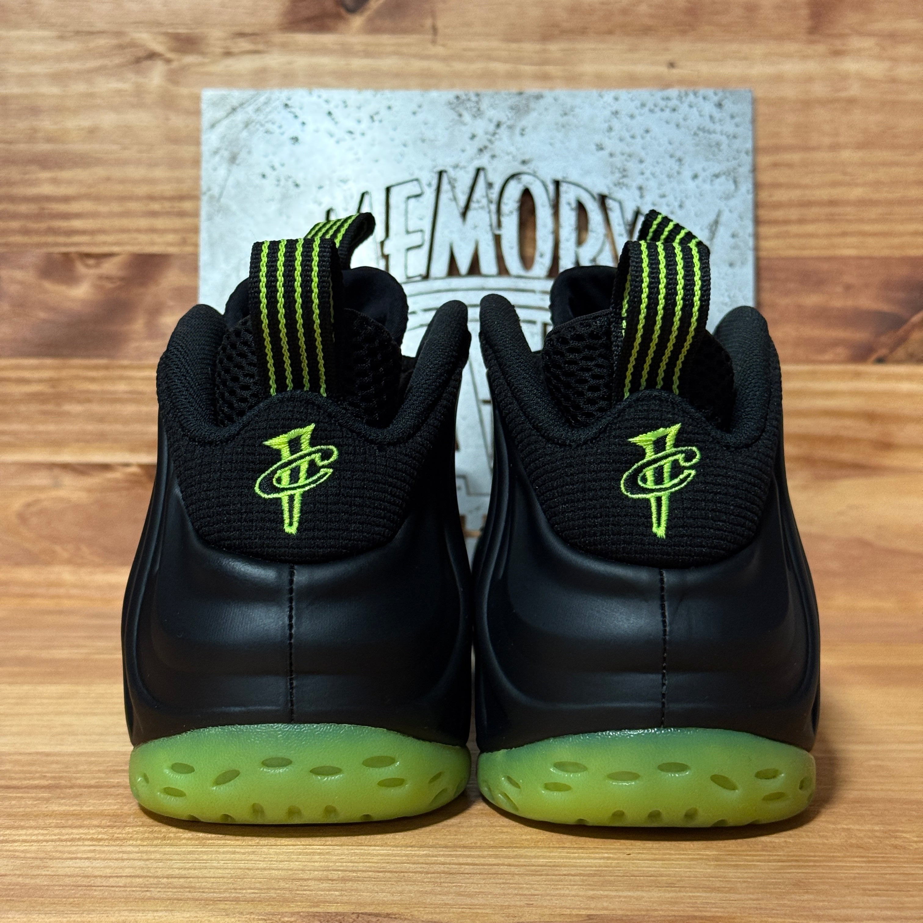 Nike Air Foamposite One Black Volt