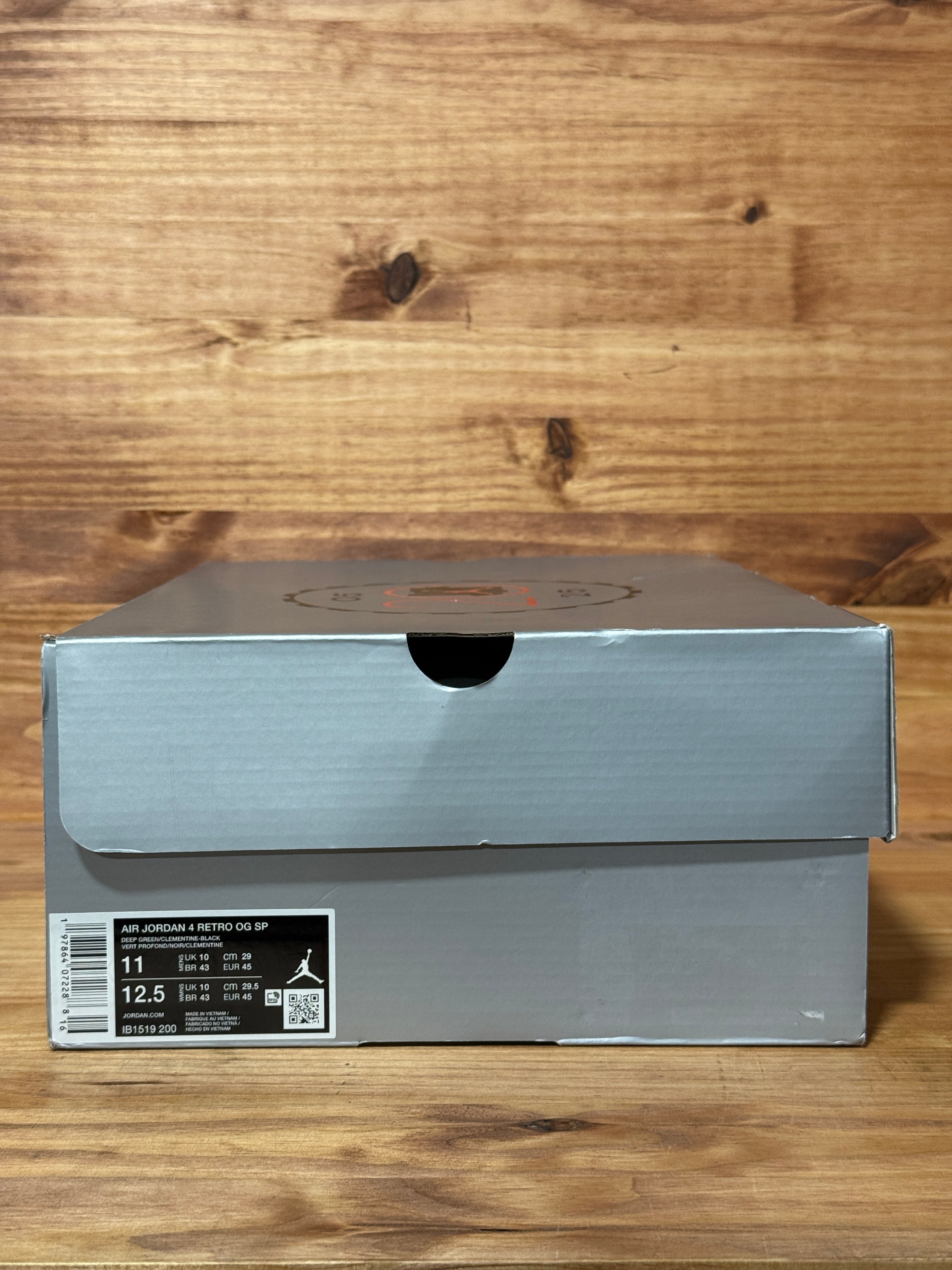Jordan 4 Retro OG SP Undefeated (2025)
