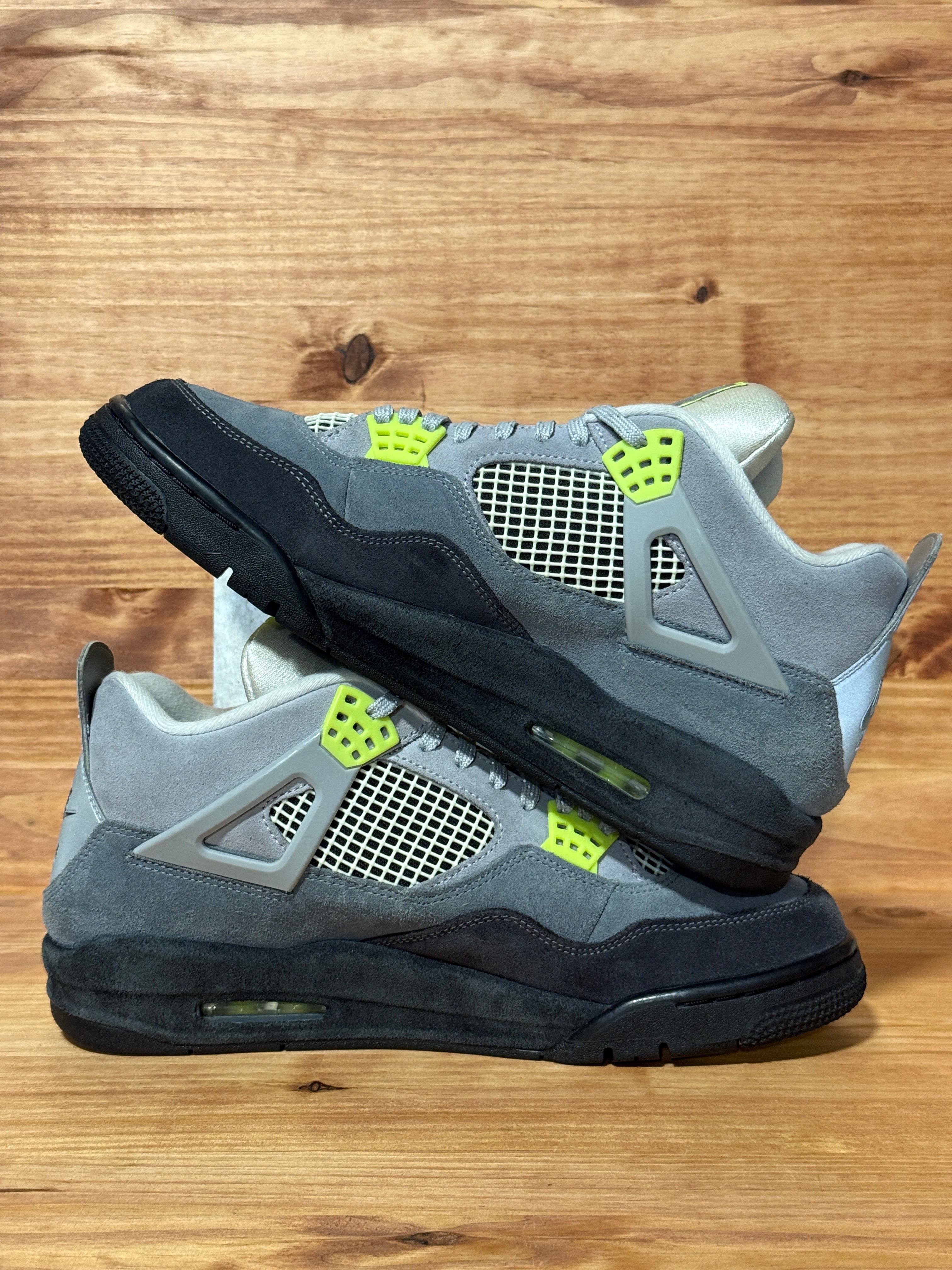 Jordan 4 Retro SE 95 Neon