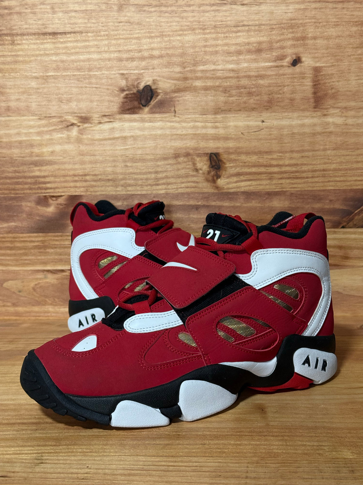 Nike Air Diamond Turf 2 Red Gold (2026)