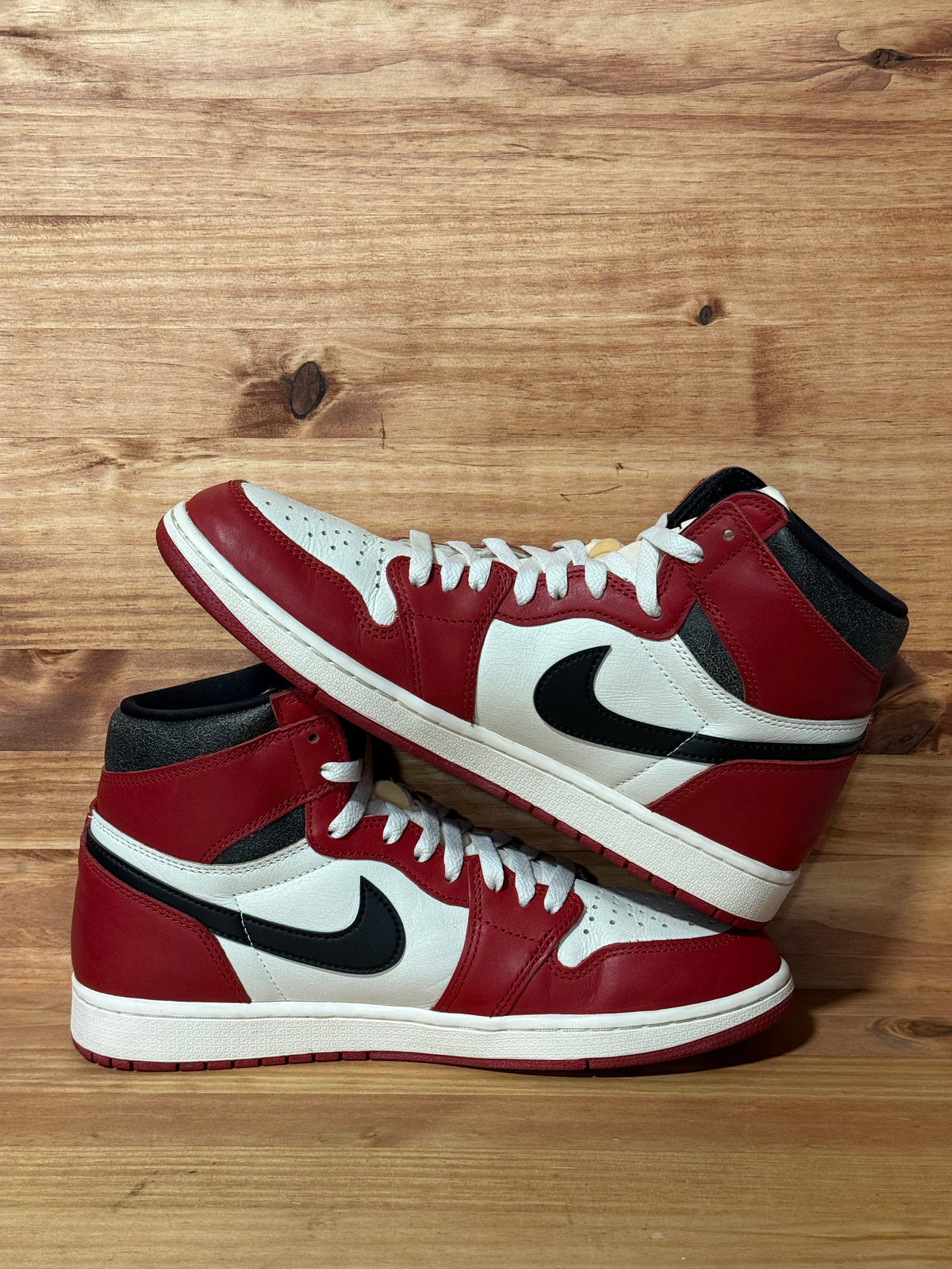 Jordan 1 Retro High OG Chicago Lost and Found - Size 10.5