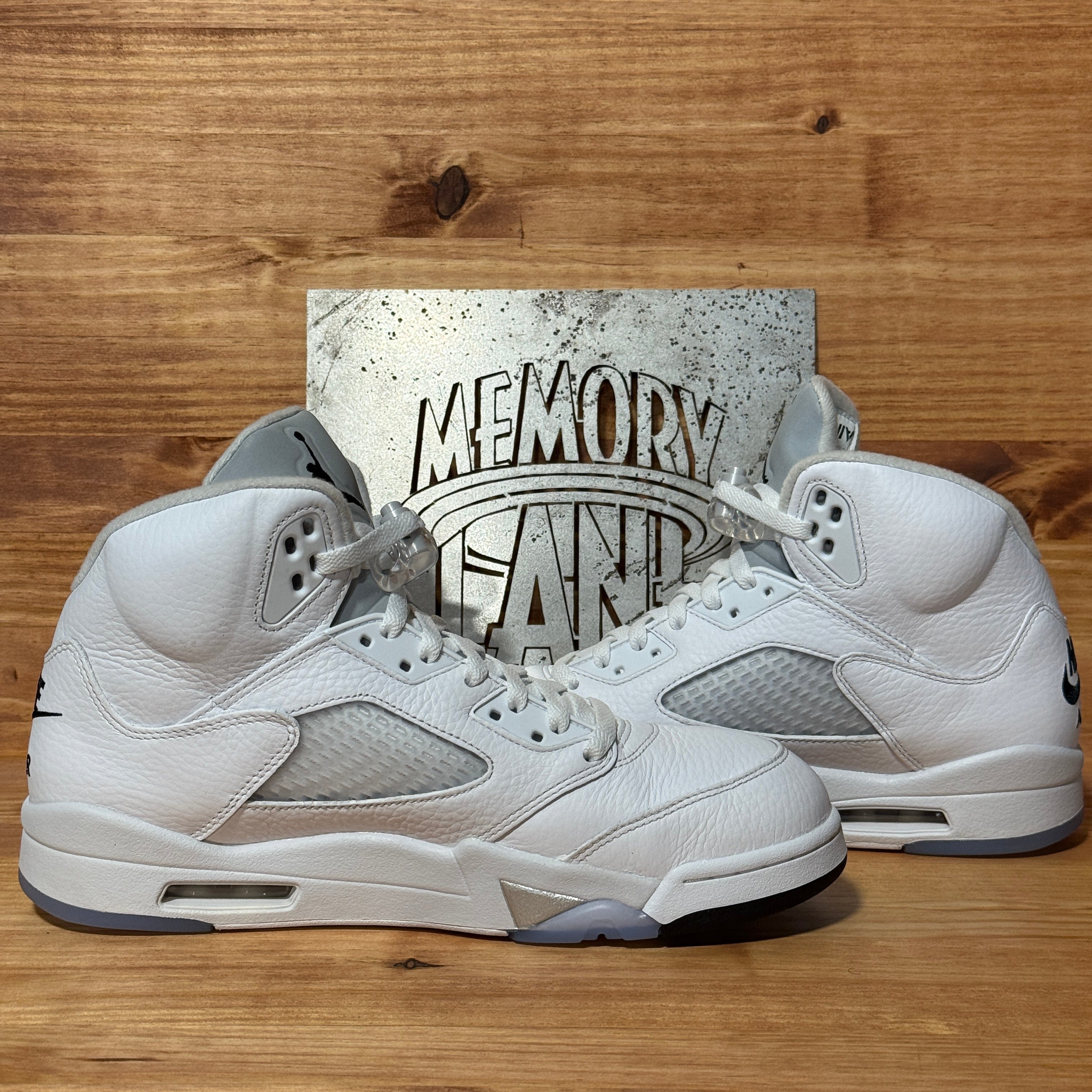 Jordan 5 Retro White Metallic (2026)