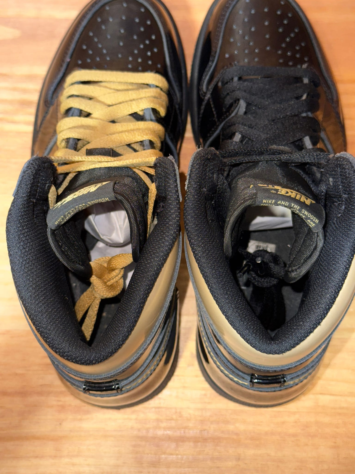 Jordan 1 Retro High Black Metallic Gold (2020) - Size 9