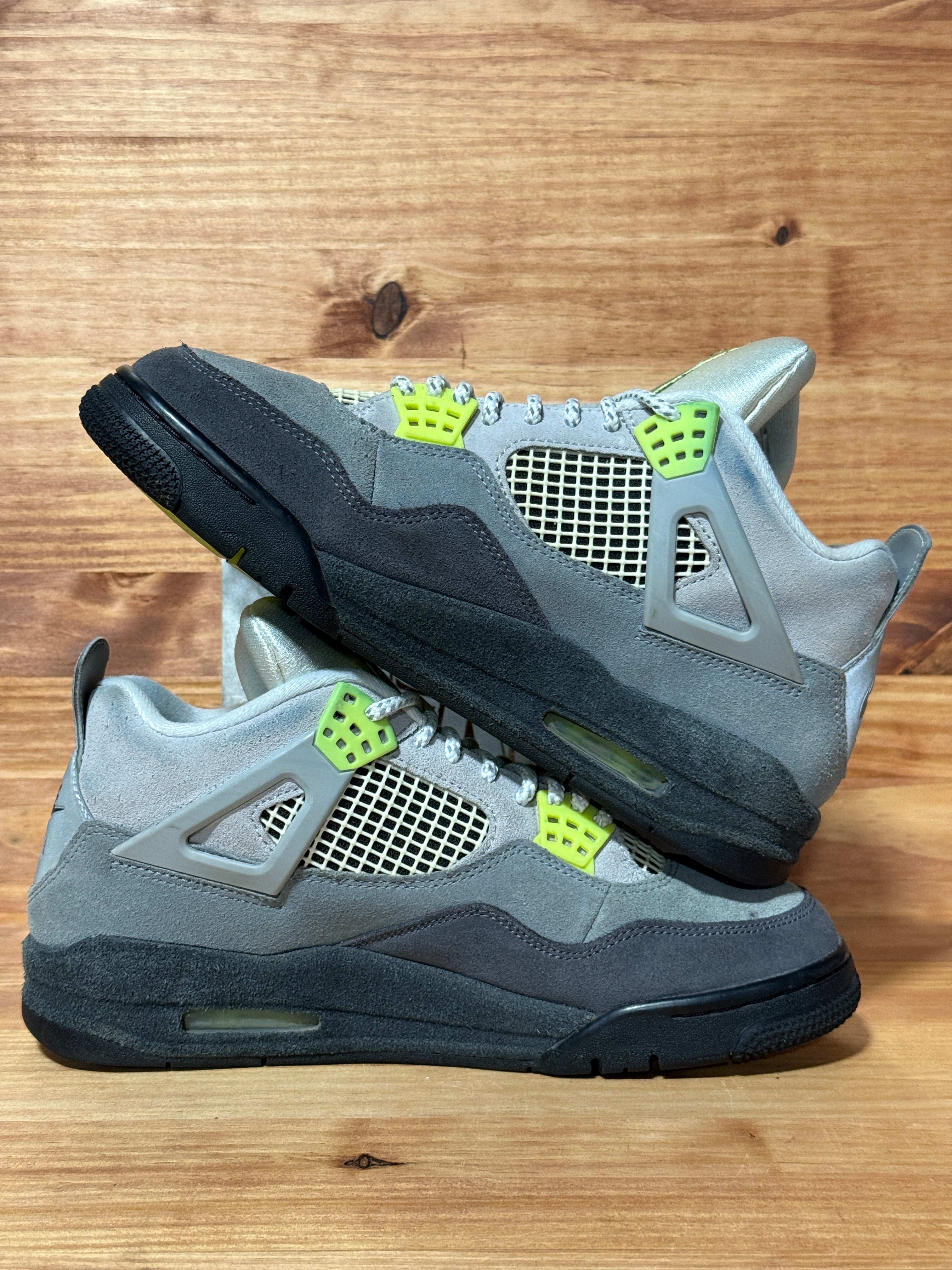Jordan 4 Retro SE 95 Neon