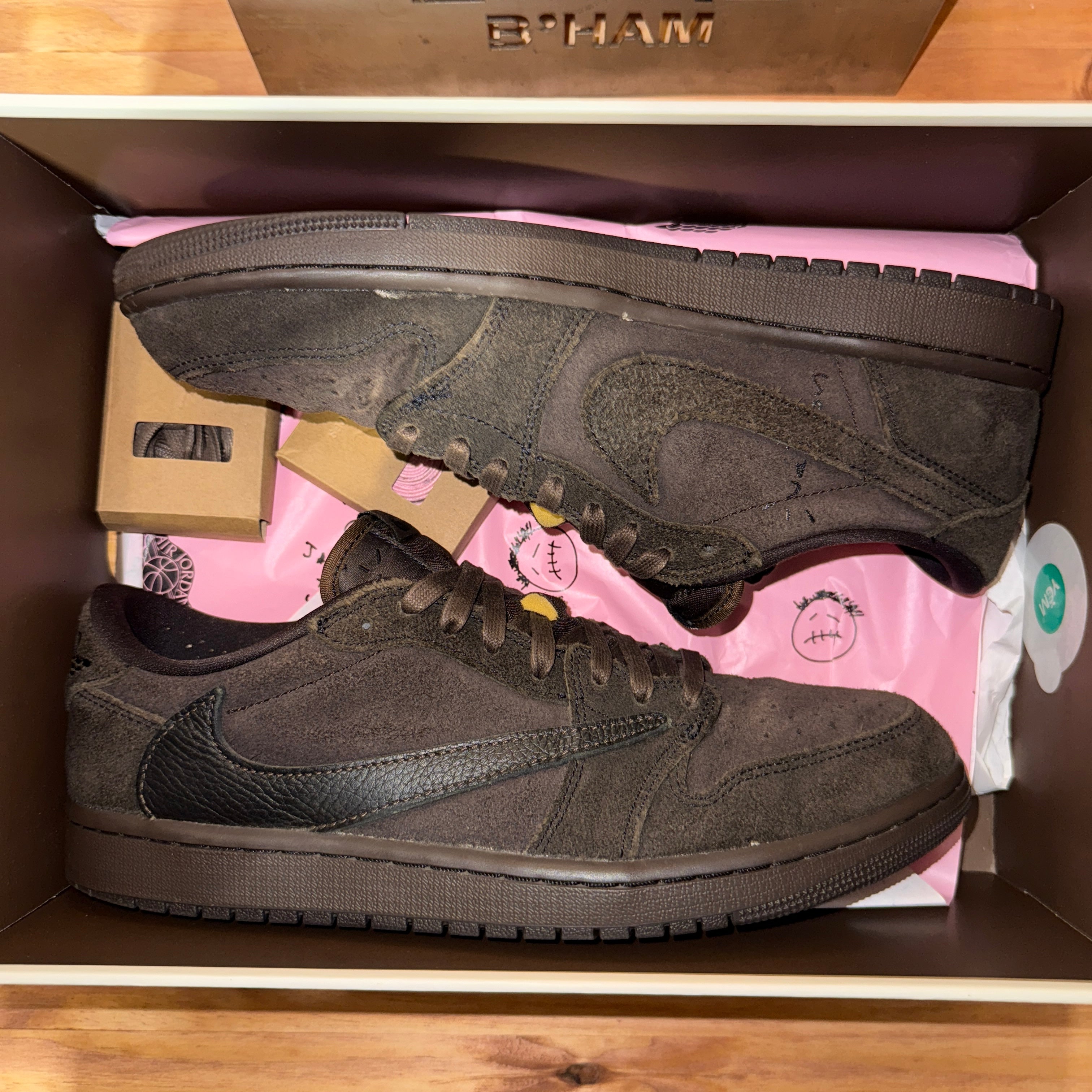 Jordan 1 Retro Low OG SP Travis Scott Velvet Brown