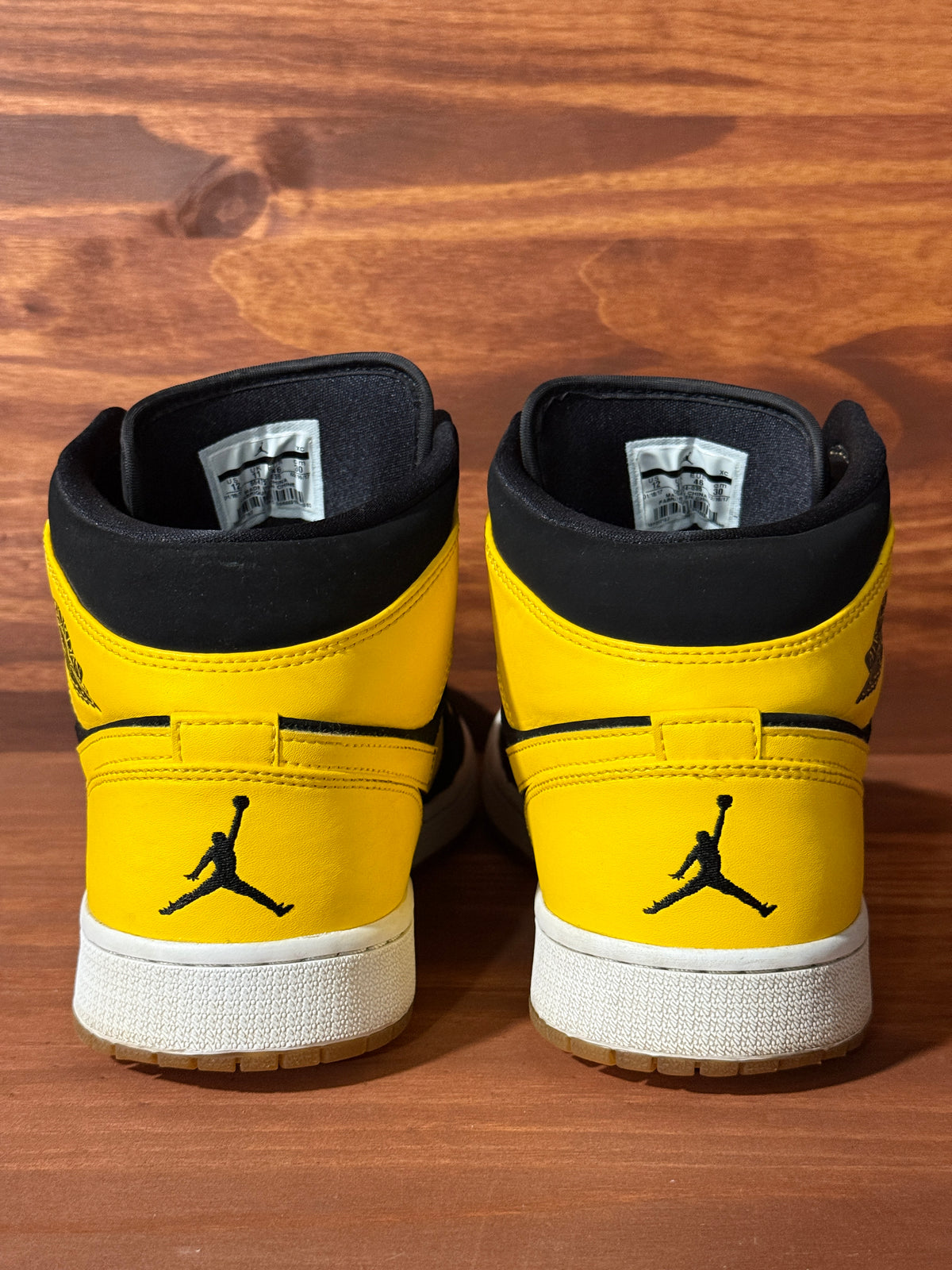 Jordan 1 Retro Mid New Love (2017)