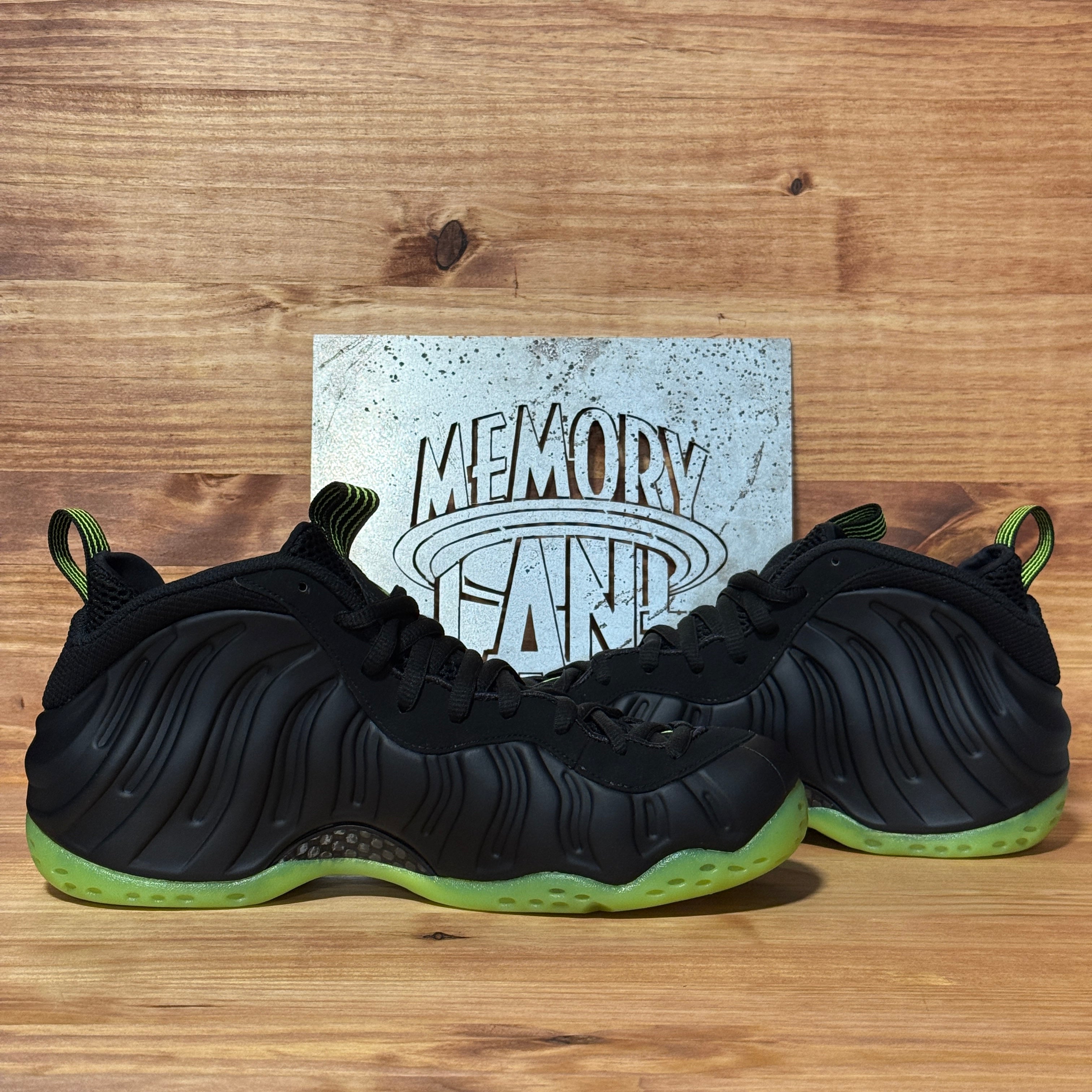 Nike Air Foamposite One Black Volt