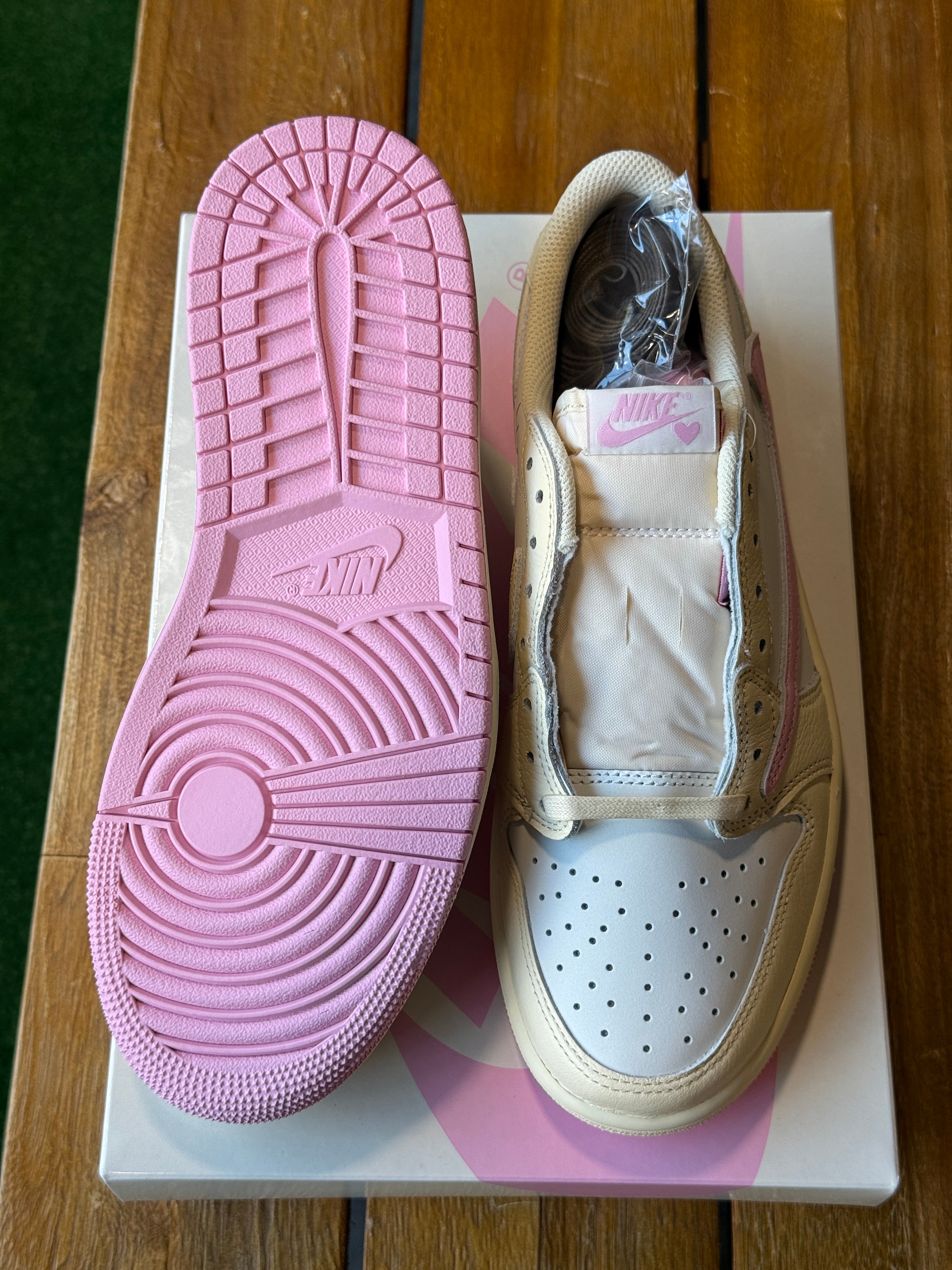 Jordan 1 Retro Low OG SP Travis Scott Shy Pink