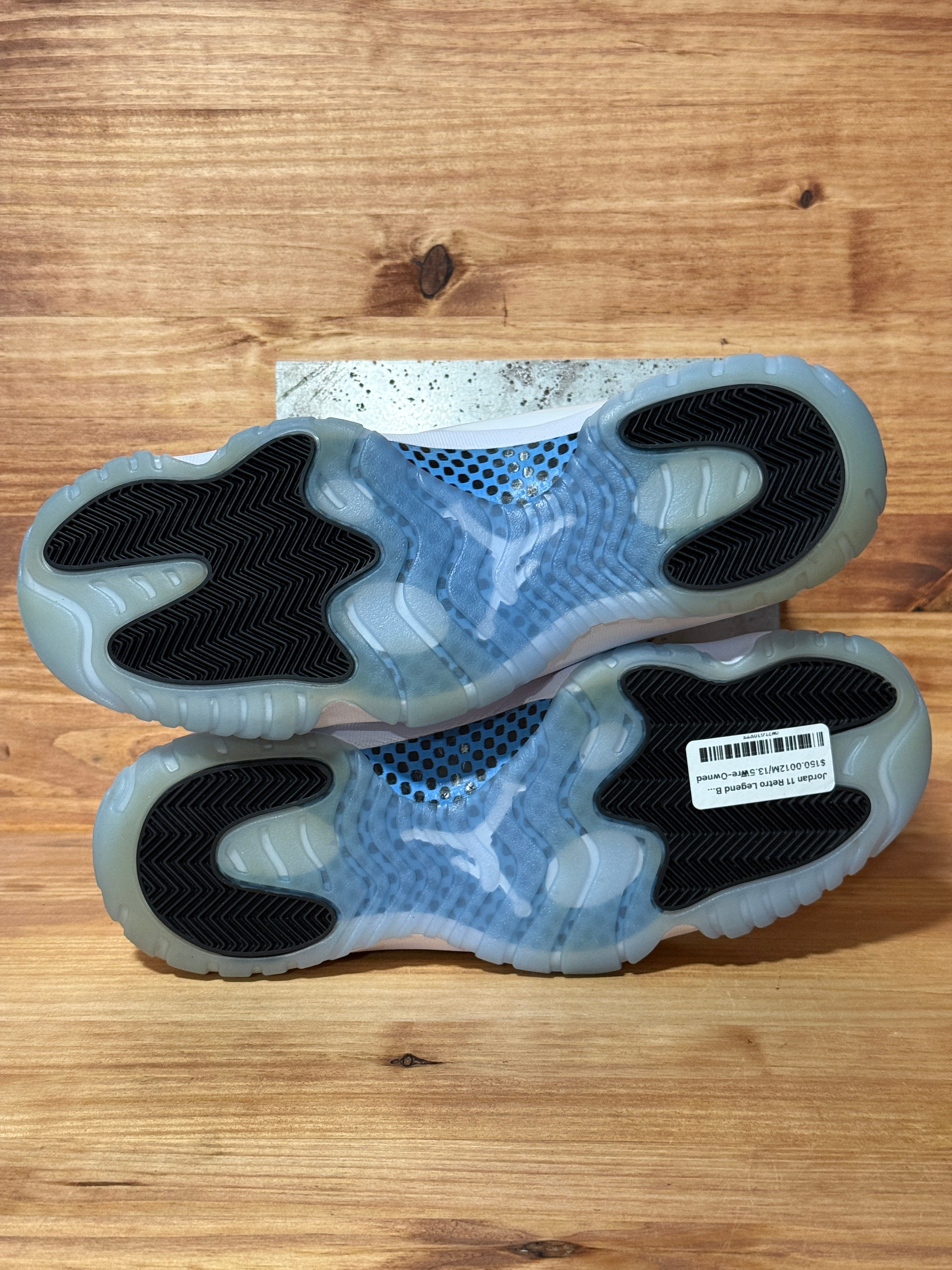Jordan 11 Retro Legend Blue (2024)