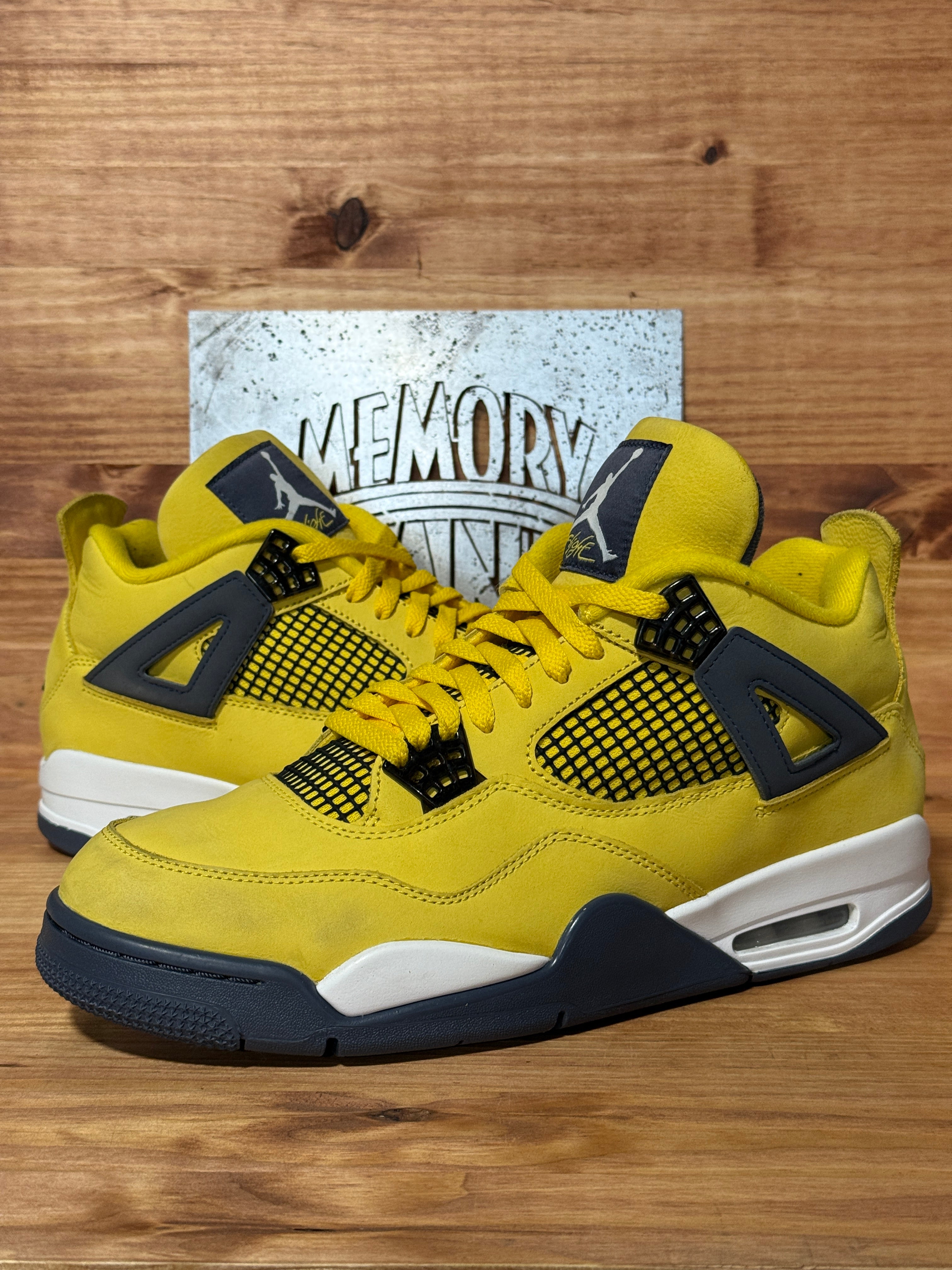 Jordan 4 Retro Lightning (2021)