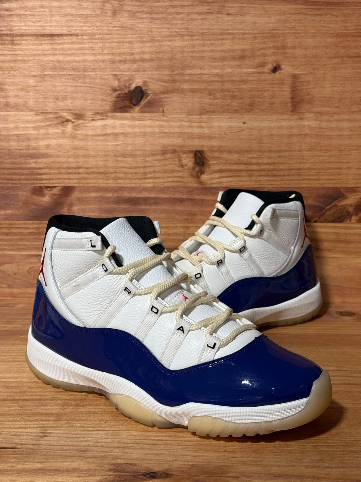Jordan 11 Retro Rare Air - Size 11