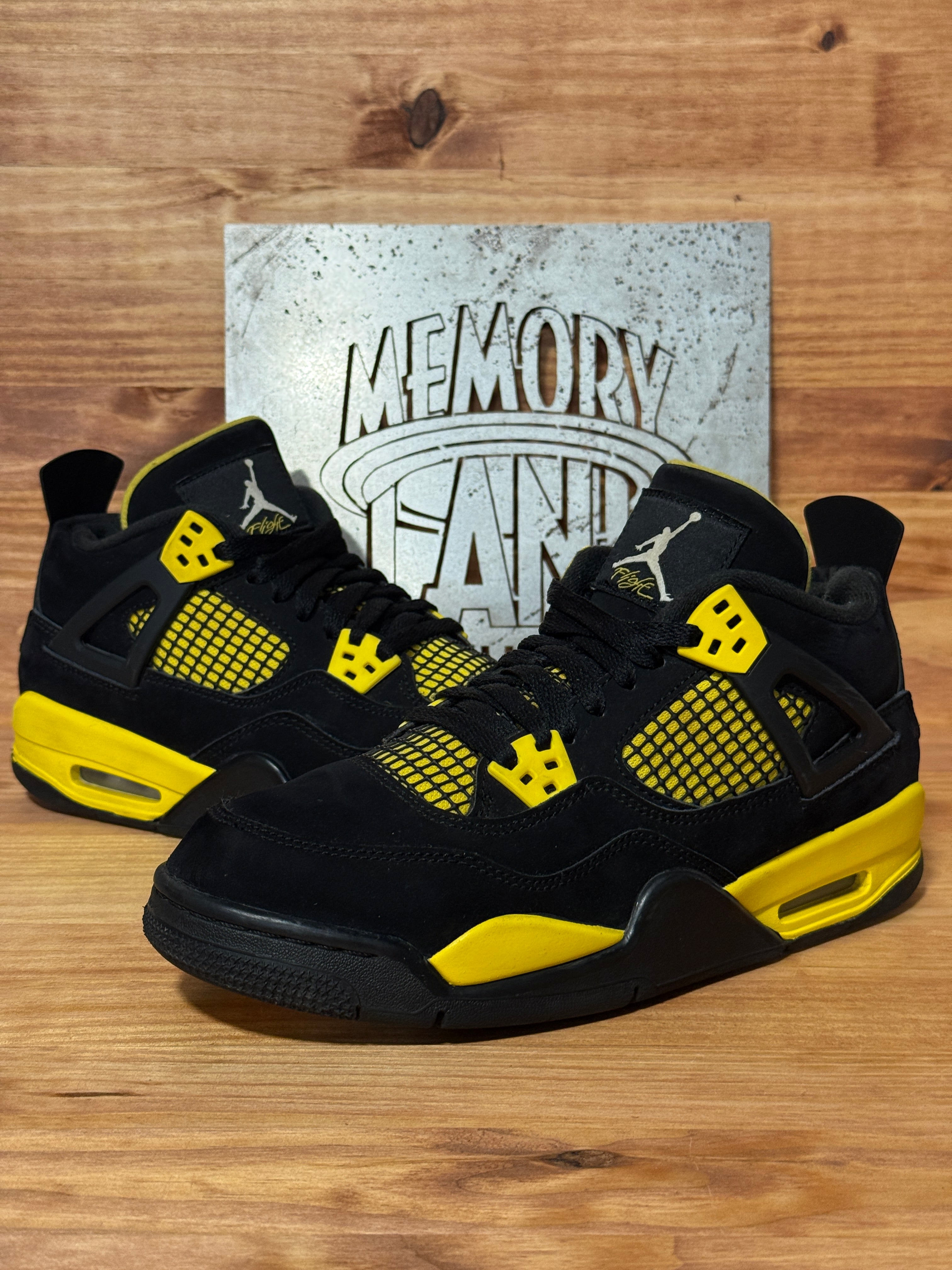 Jordan 4 Retro Thunder (2023) (GS)
