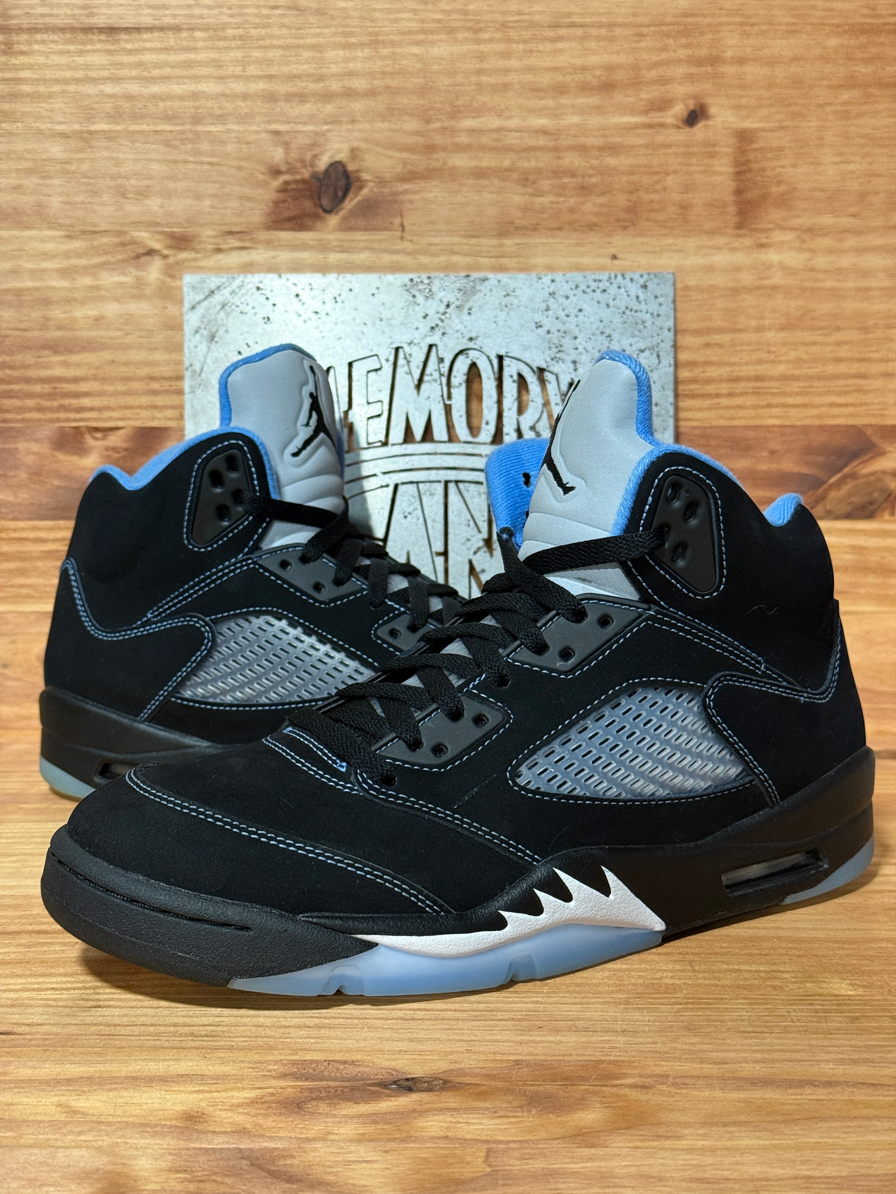 Jordan 5 Retro Black University Blue (2026)