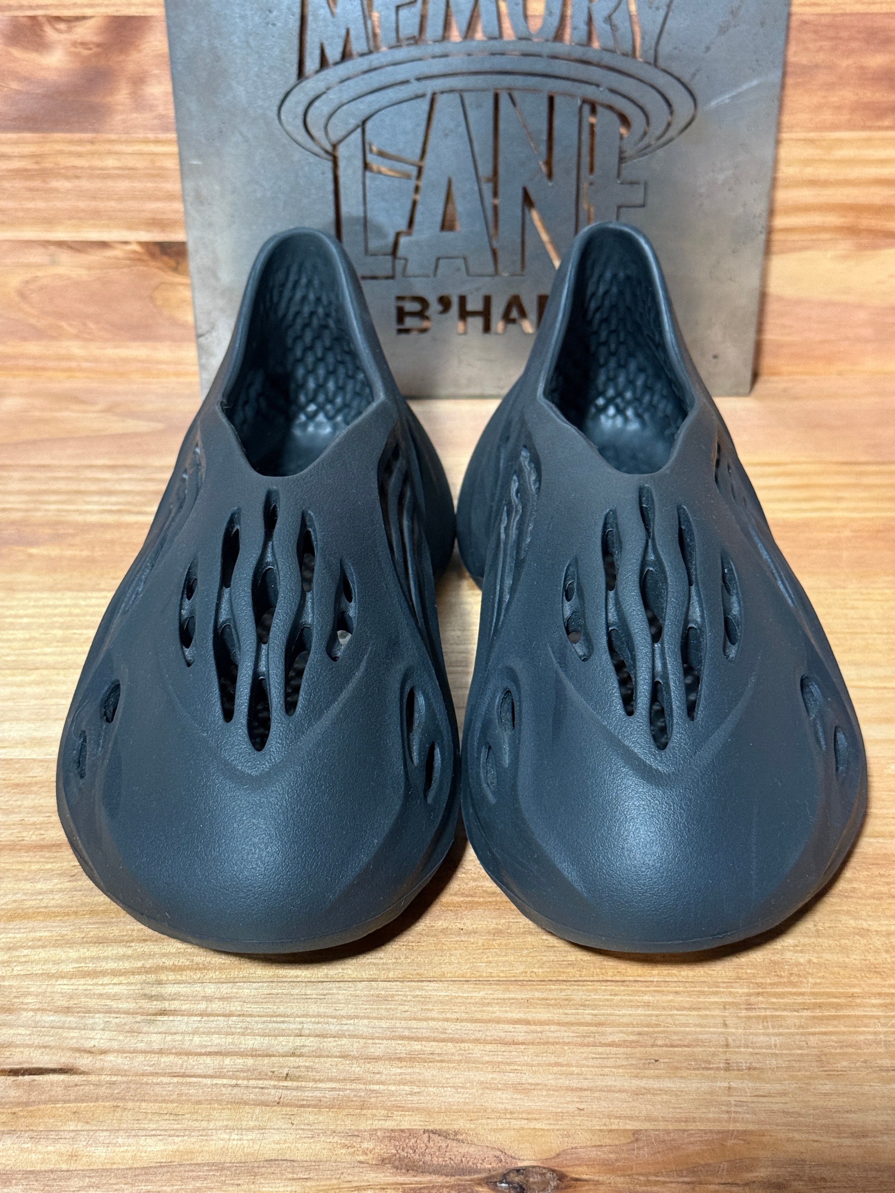 adidas Yeezy Foam RNR Onyx