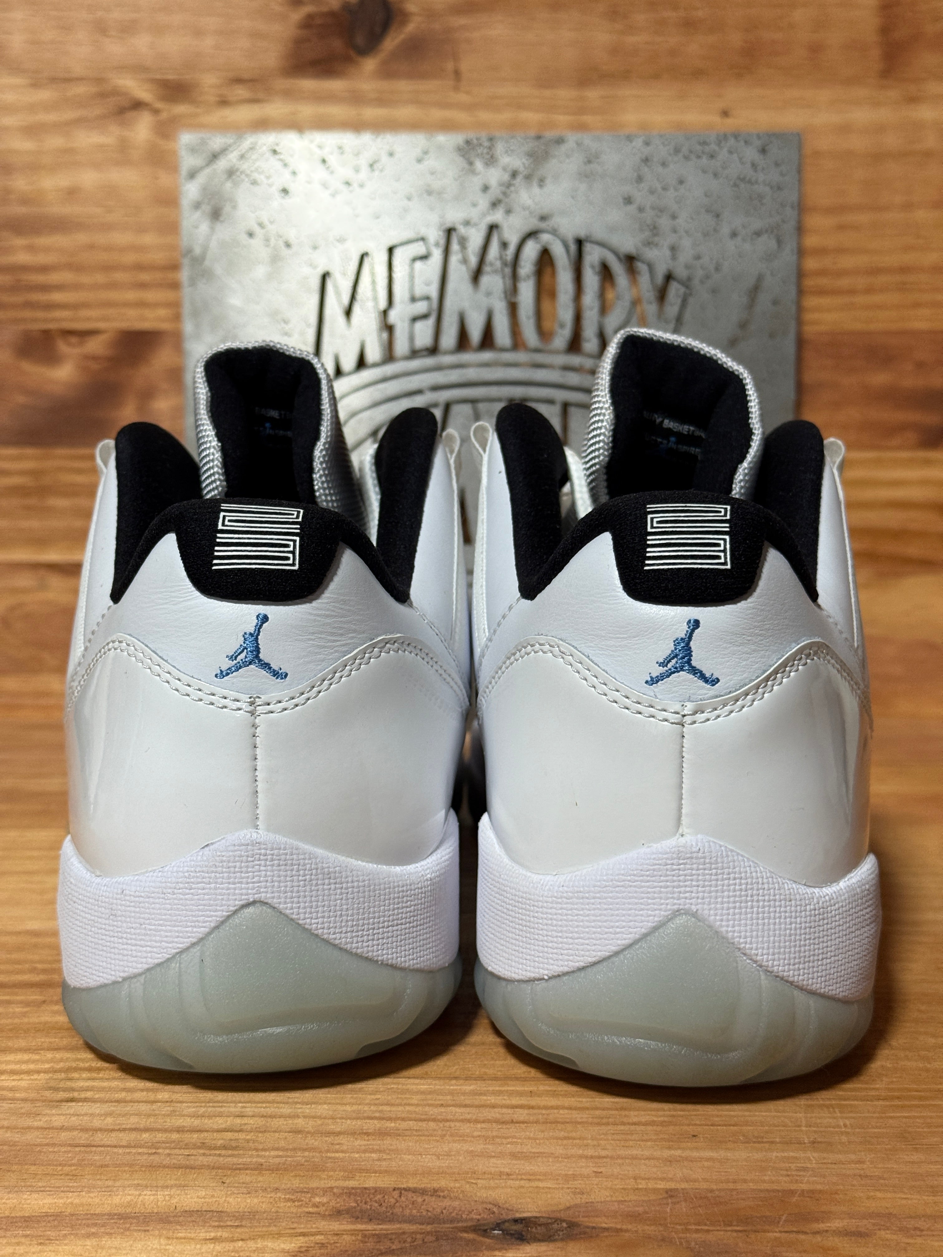 Jordan 11 Retro Low Legend Blue