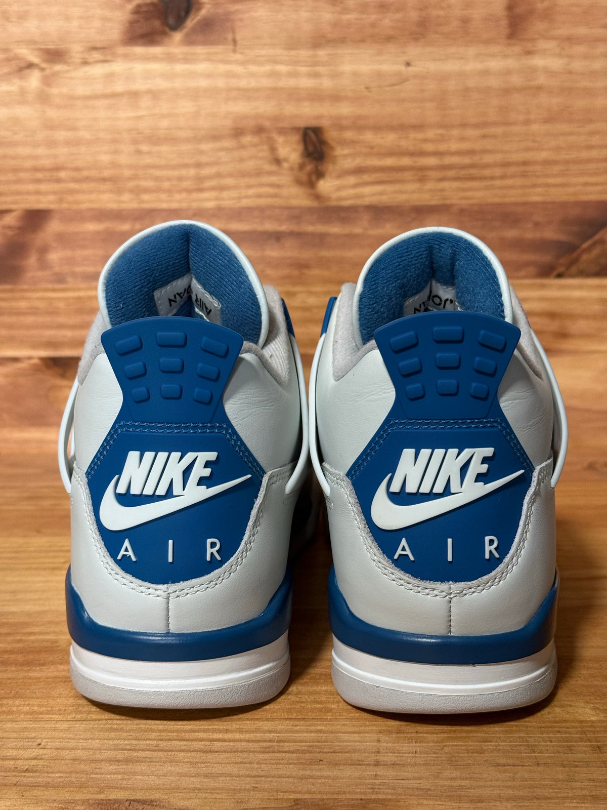 Jordan 4 Retro Military Blue (2024)