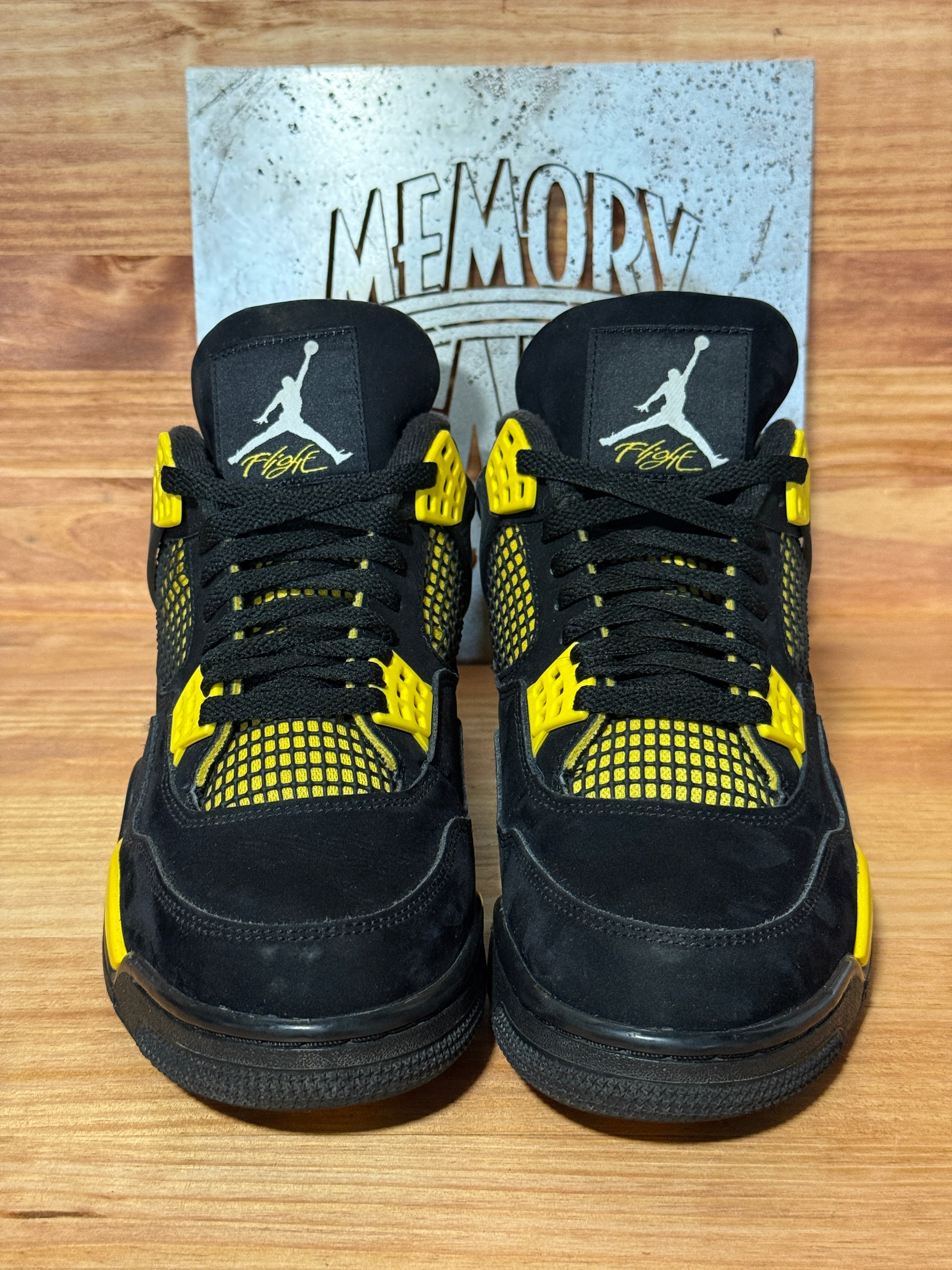 Jordan 4 Retro Thunder (2023)