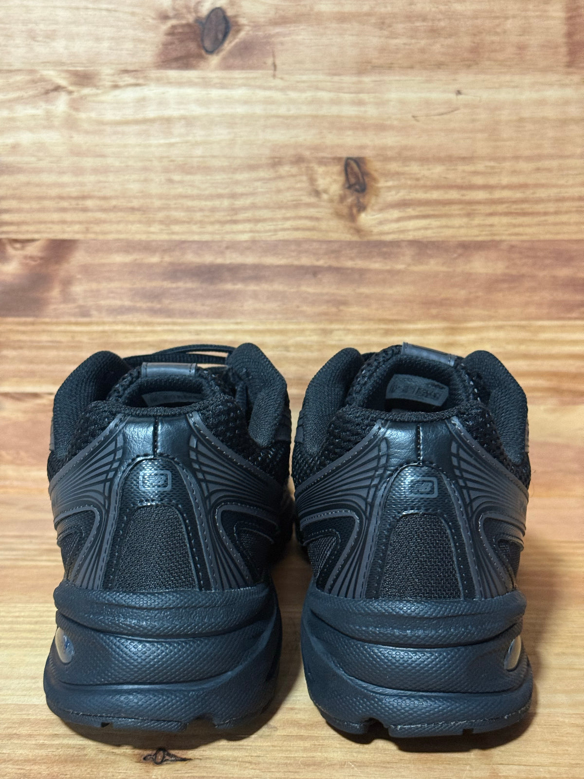 New Balance 740 Triple Black