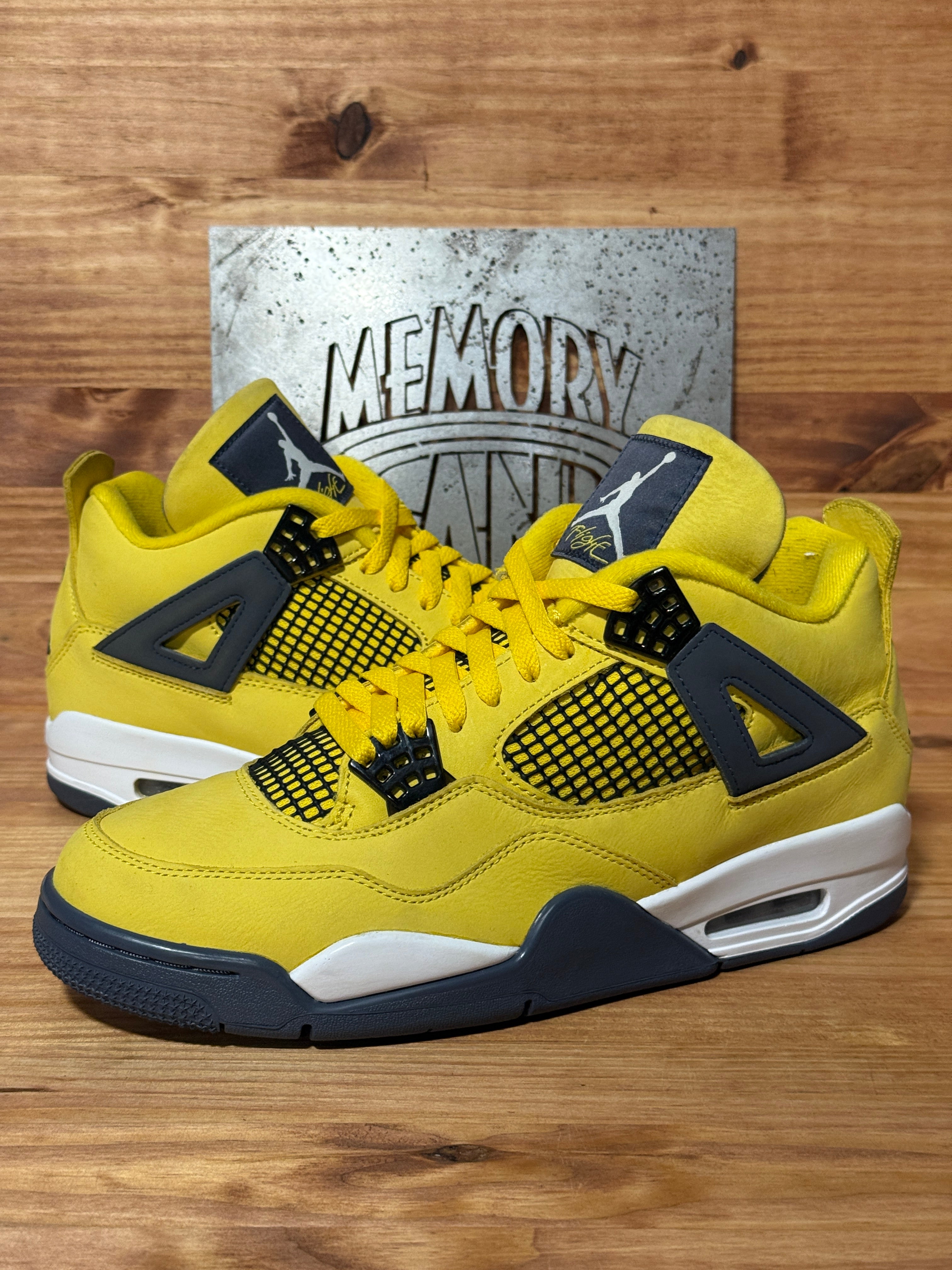 Jordan 4 Retro Lightning (2021)