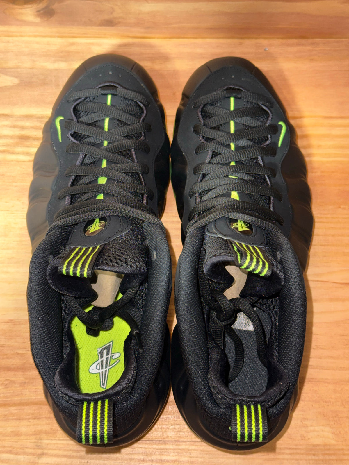 Nike Air Foamposite One Black Volt