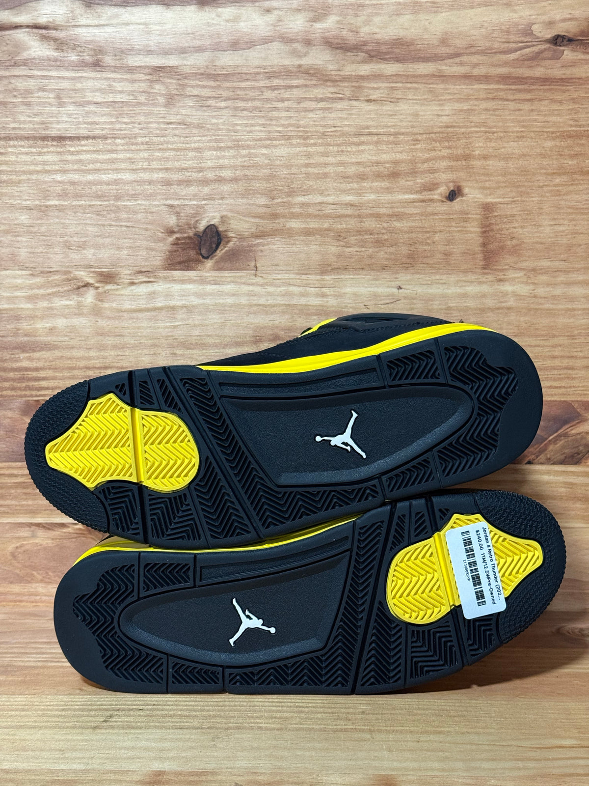 Jordan 4 Retro Thunder (2023)