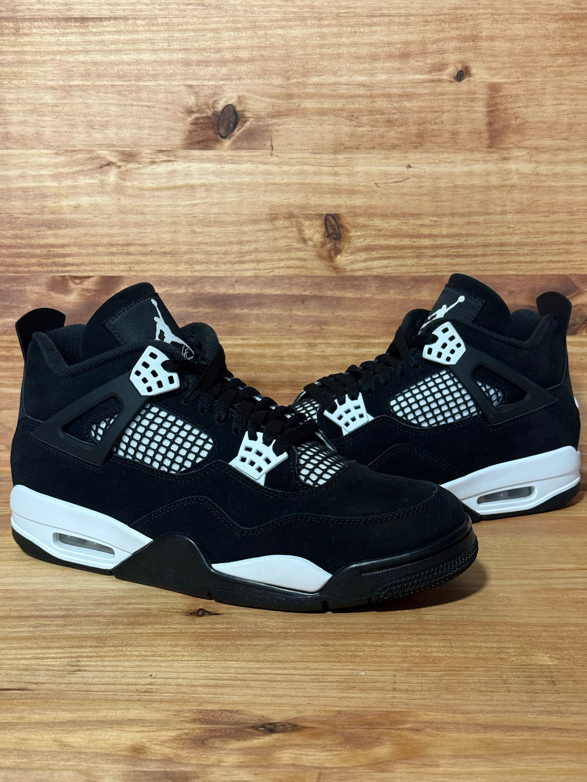 Jordan 4 Retro White Thunder