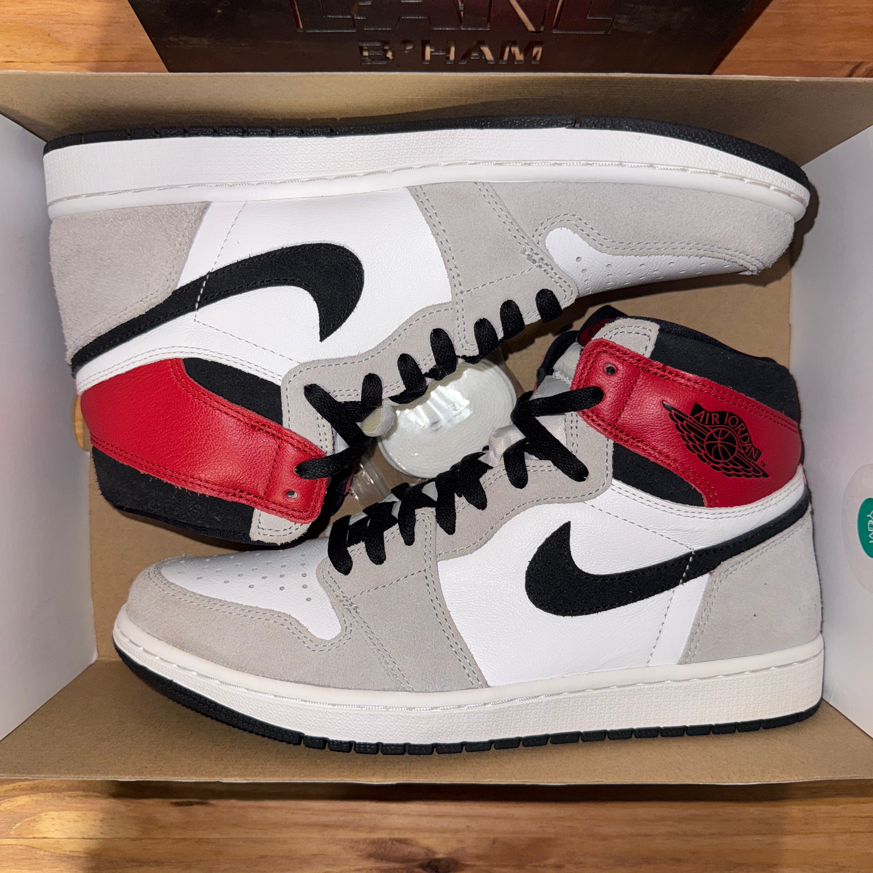 Jordan 1 Retro High Light Smoke Grey