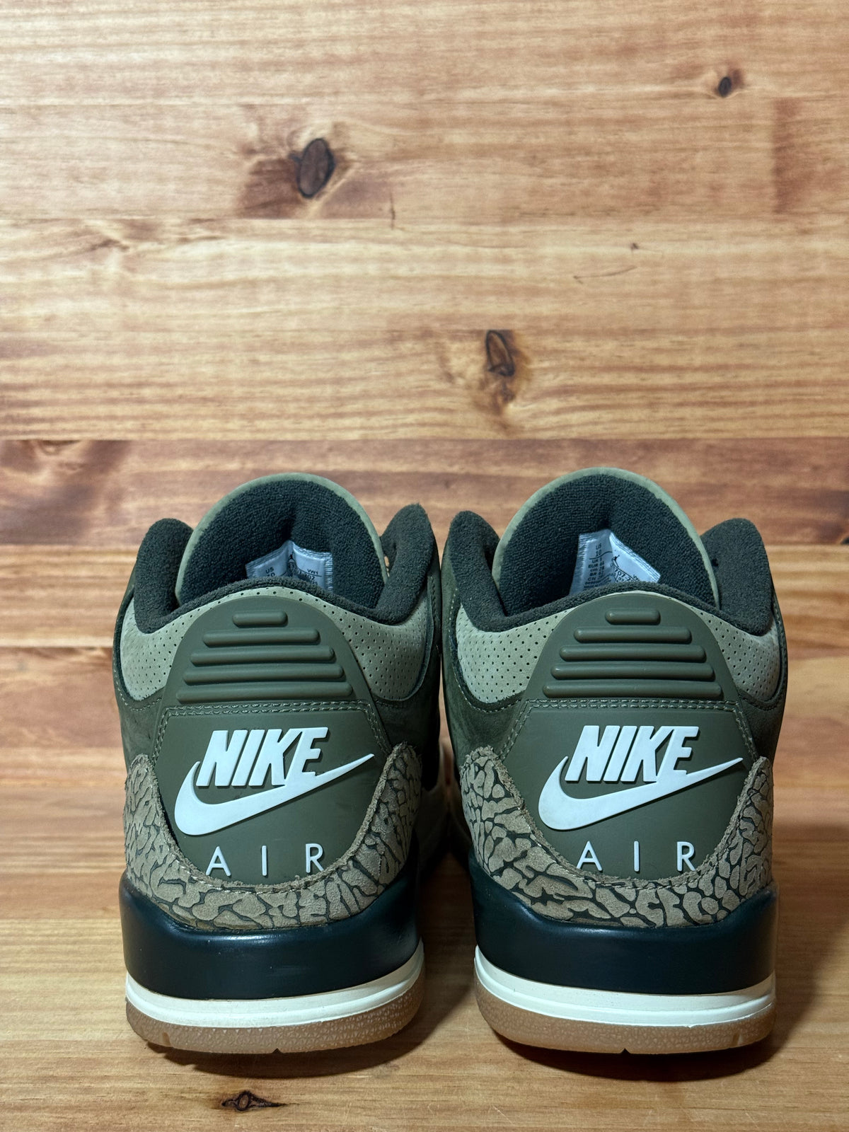 Jordan 3 Retro Family Affair - Size 10