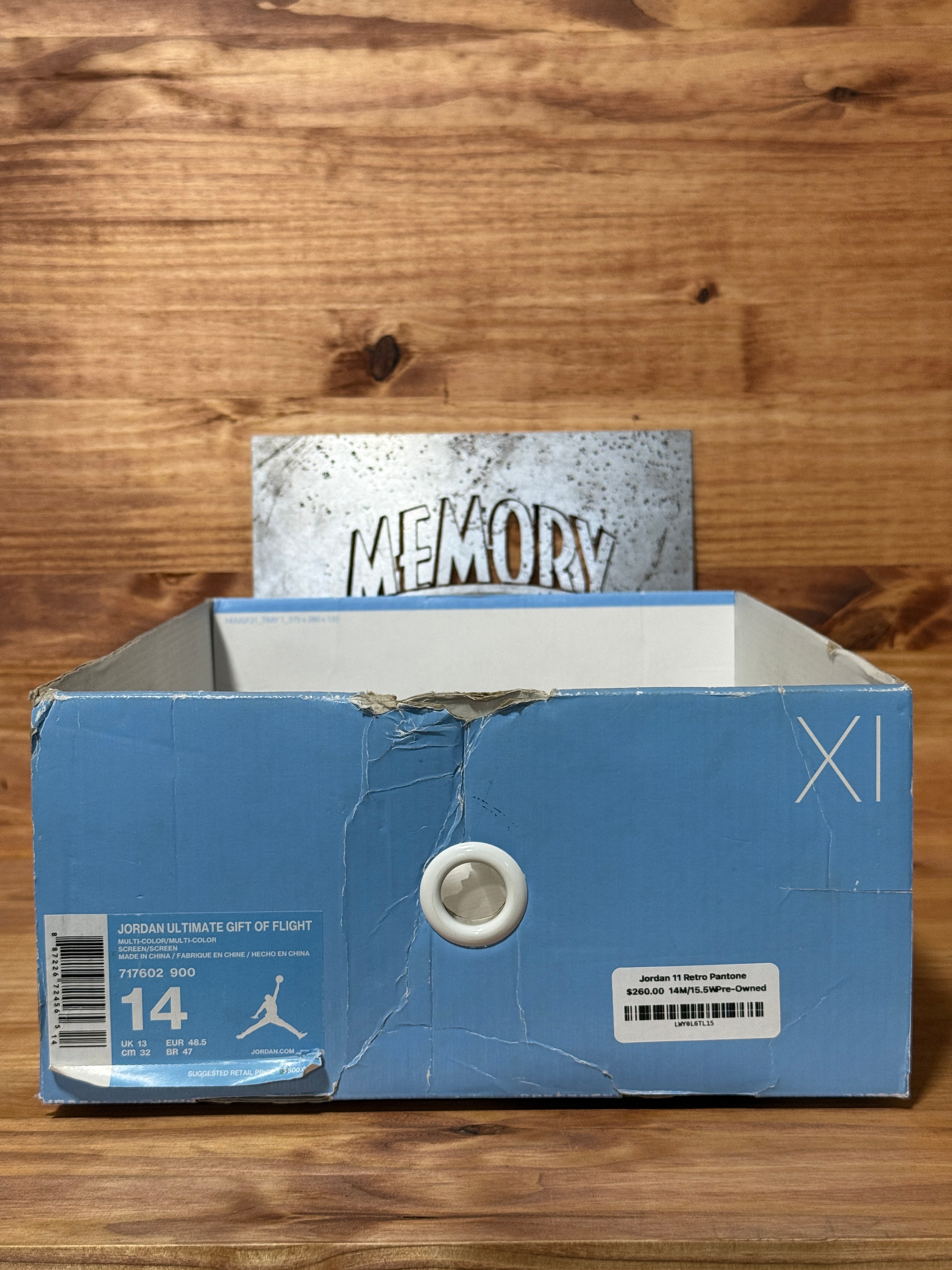 Jordan 11 Retro Pantone
