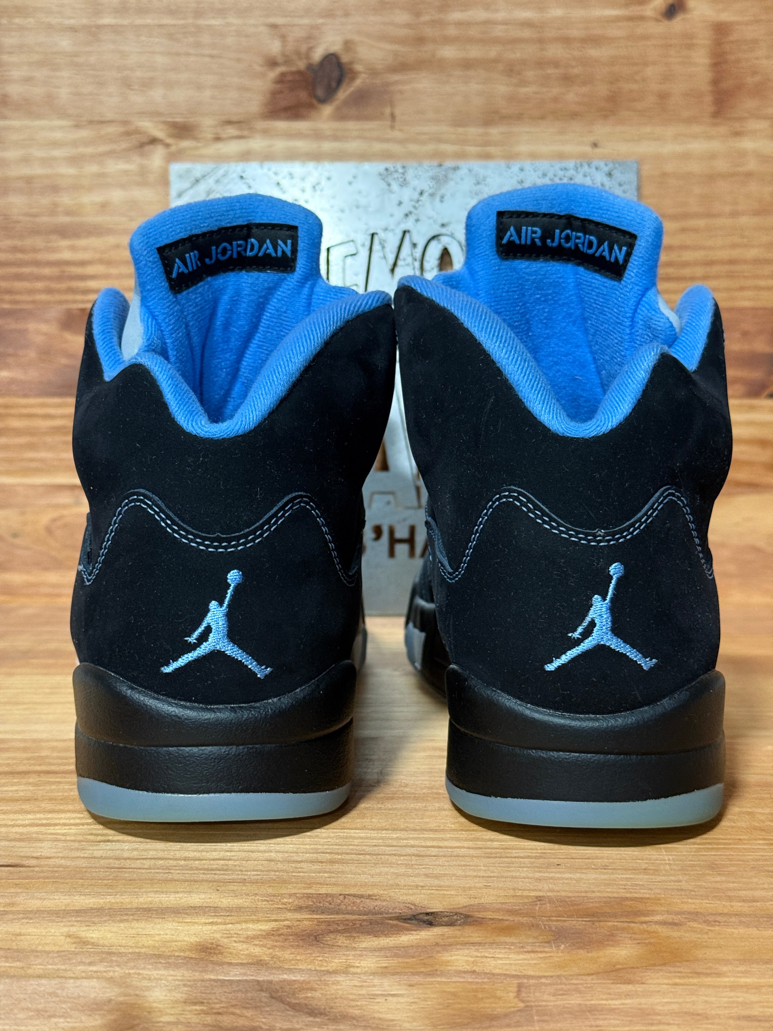 Jordan 5 Retro Black University Blue (2026)