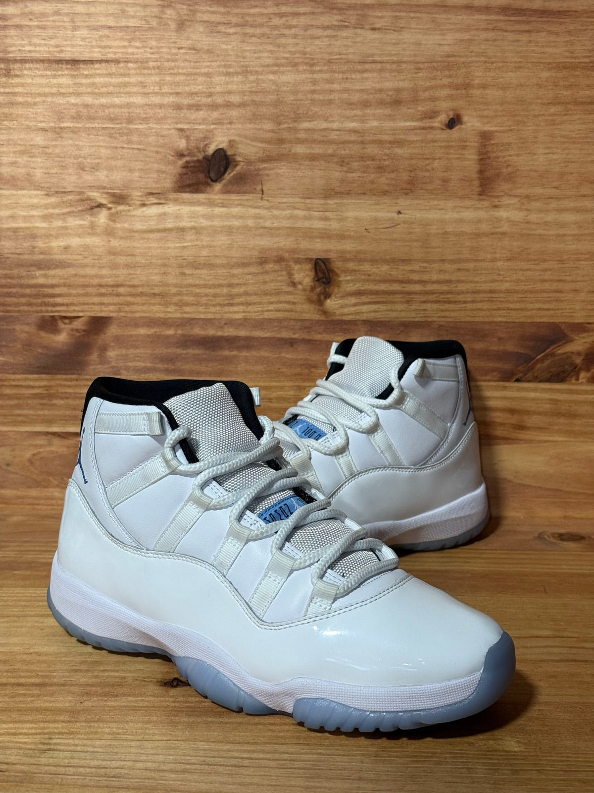 Jordan 11 Retro Legend Blue (2024) - Size 8