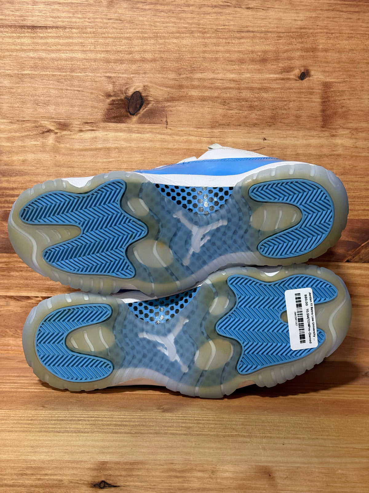 Jordan 11 Retro Low University Blue (2026)
