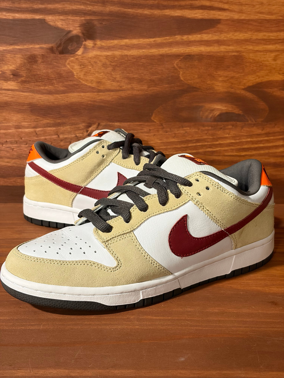 Nike SB Dunk Low Crimson